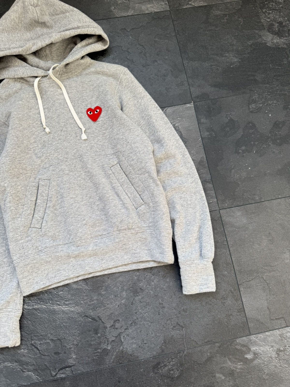 Comme des Garcons × Comme des Garcons PLAY Play Comme des Garcons Heart Logo Hoodie/ CDG Heart Hoodie Size XS / US 0-2 / IT 36-38 - 3 Thumbnail