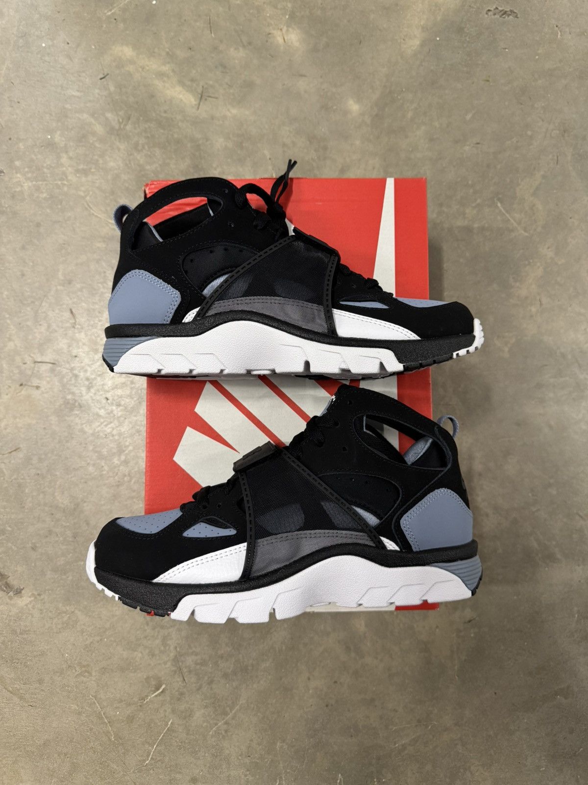 Nike Nike Air Trainer Huarache Cool Blue 2025 Size 8 Size US 8 / EU 41 - 2 Thumbnail