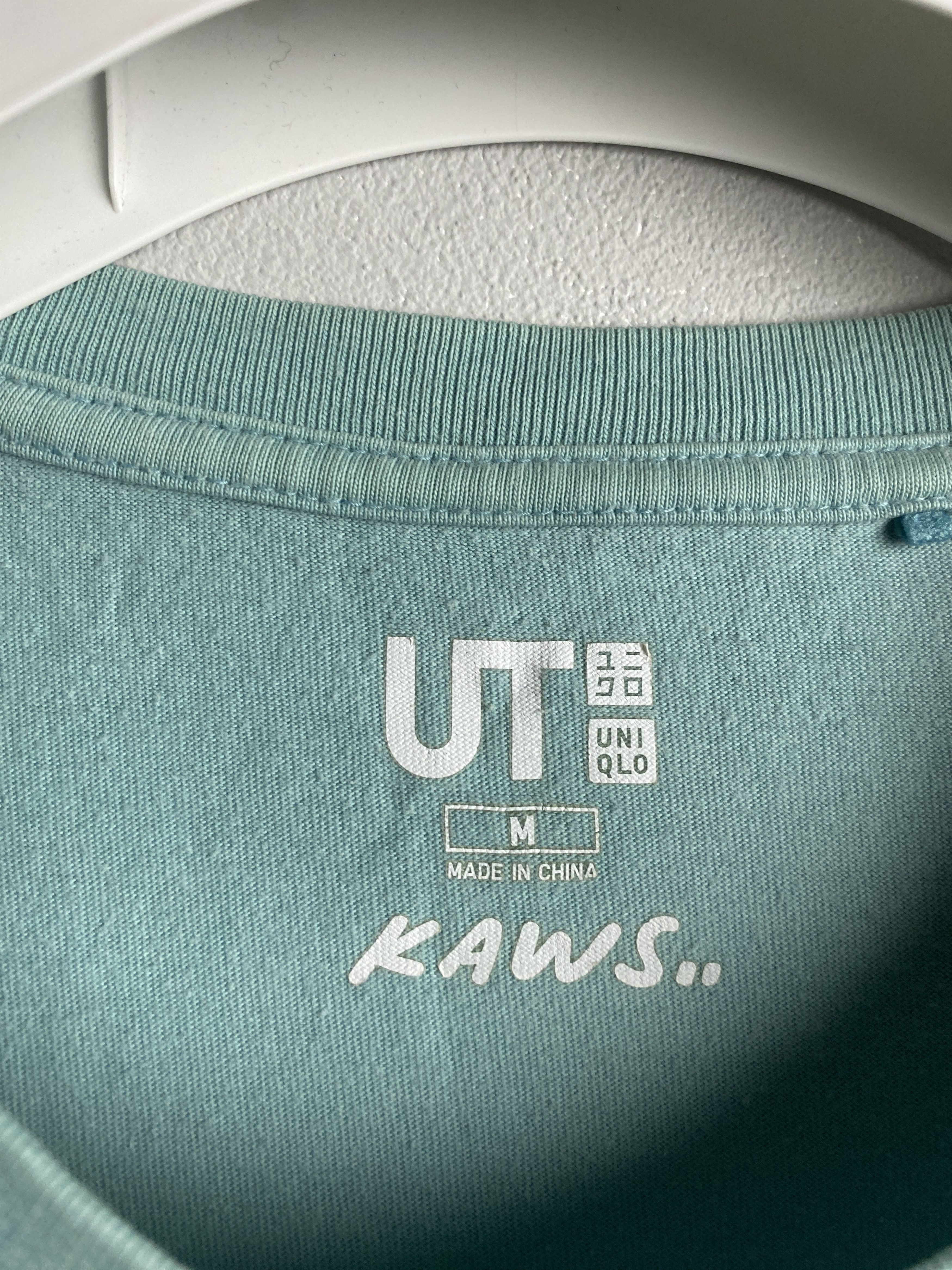 Kaws × Uniqlo Uniqlo x Kaws big logo printed t-shirt tee skate rap Size US M / EU 48-50 / 2 - 3 Thumbnail
