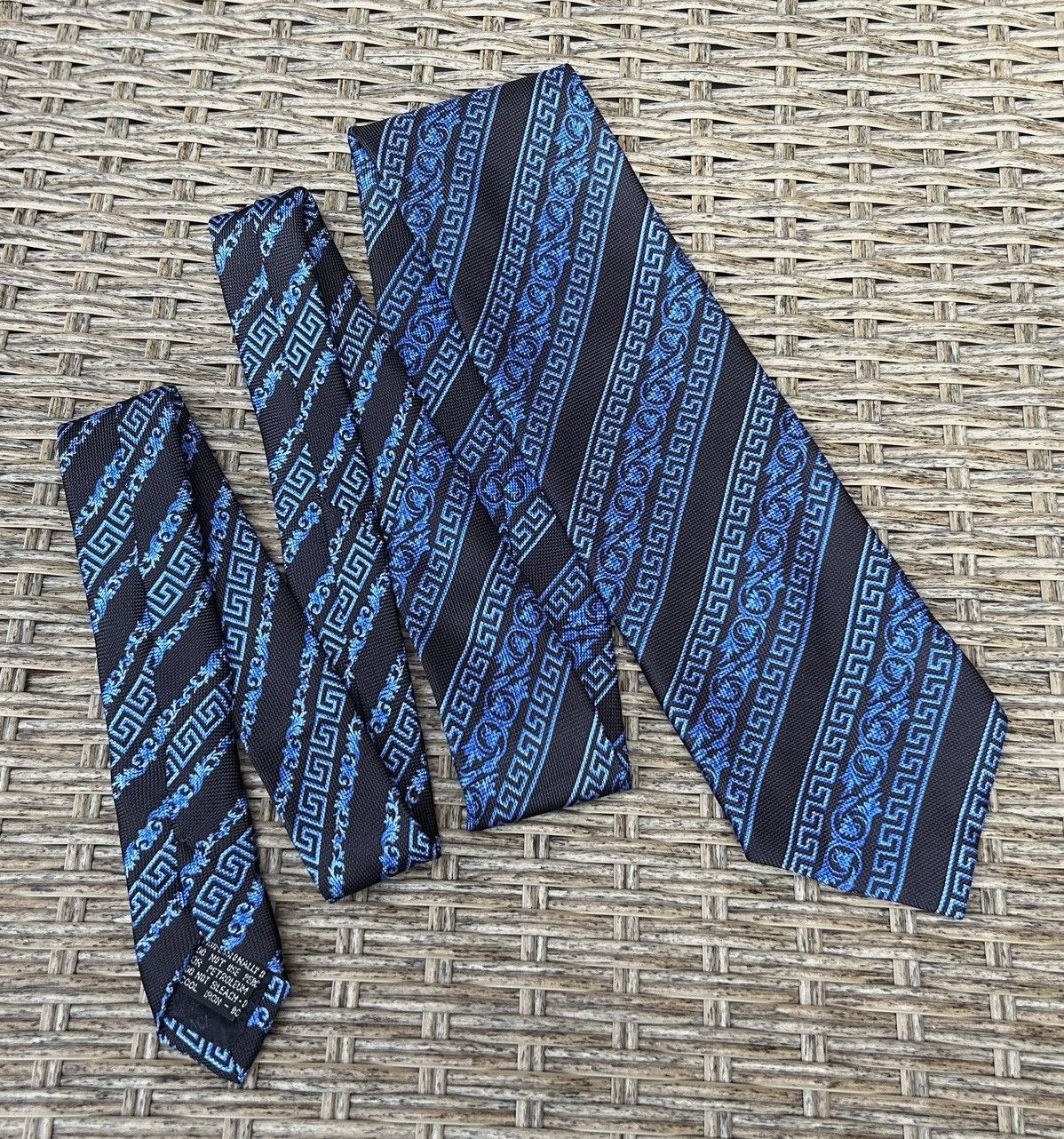 Versace × Vintage Vintage 90’s Gianni Versace Silk Printed Tie Made In Italy Size ONE SIZE - 1 Thumbnail