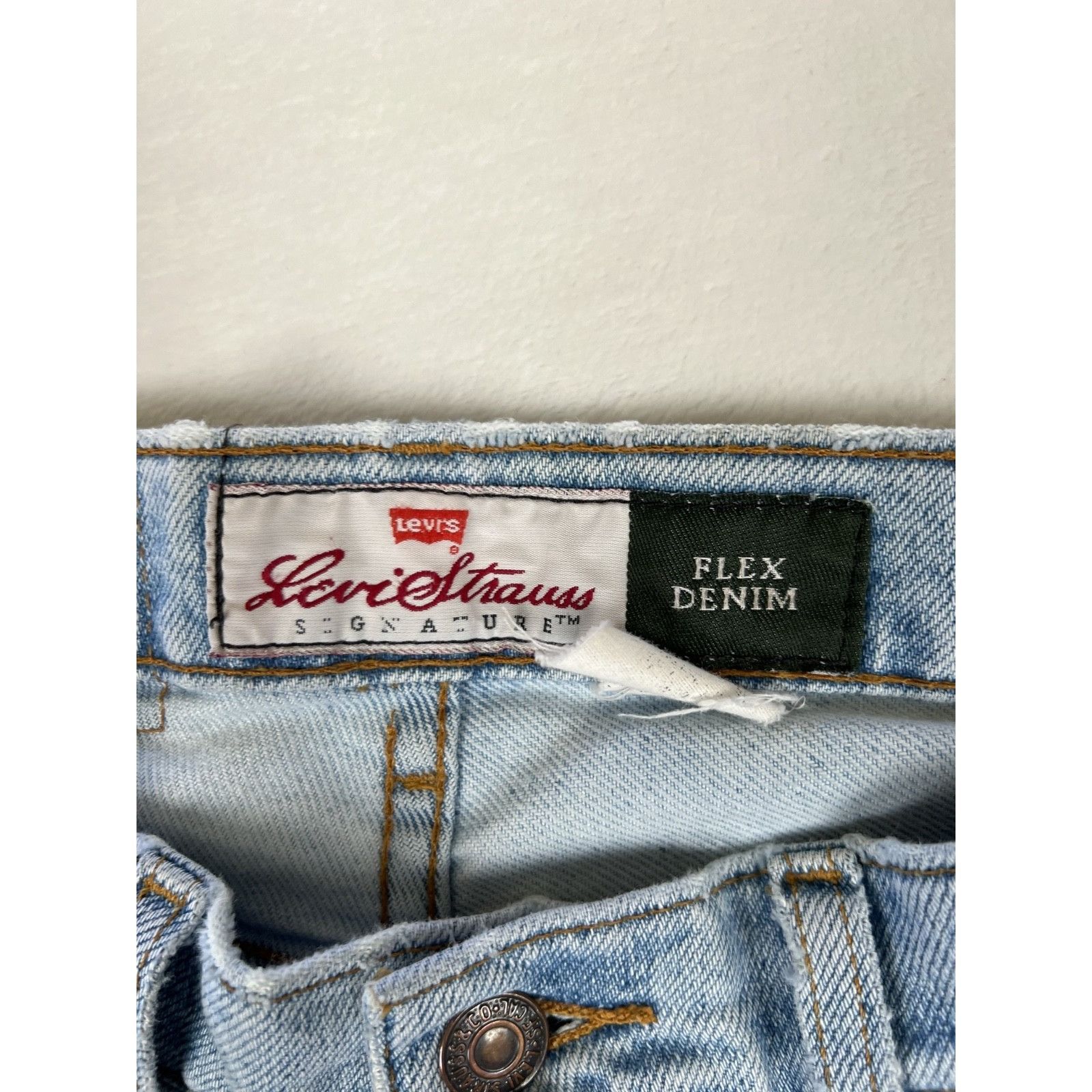 Levi's Vintage Levi's Orange Tab Flex Denim Size 34x32 Light Wash D Size US 34 / EU 50 - 7 Thumbnail