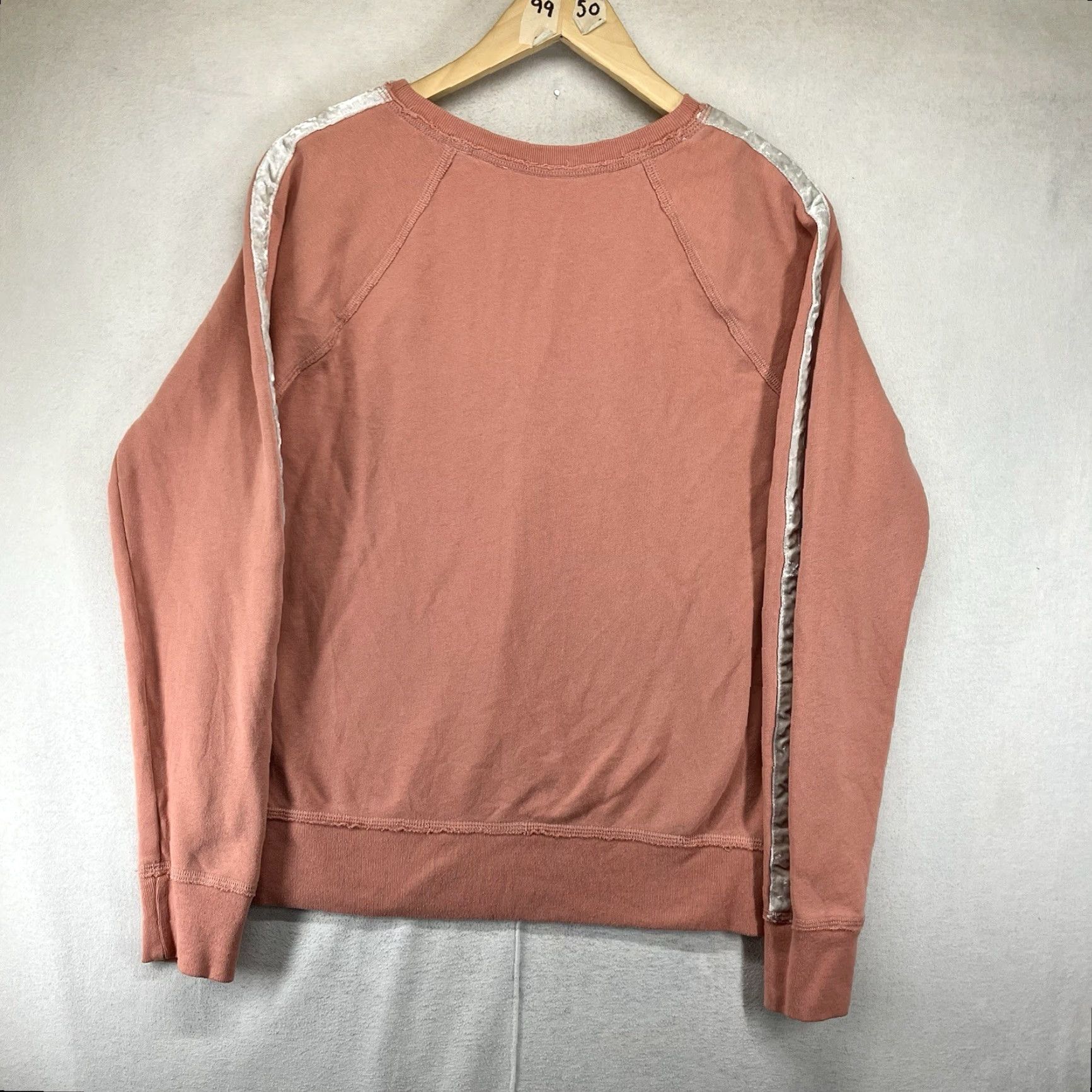 Abercrombie & Fitch Abercrombie & Fitch Sweatshirt Women's Large Raglan Sleeve Crew Neck Velvet Stripe Fleece Graphic Print Color Salmon Orange Modern Retro Size L / US 10 / IT 46 - 2 Thumbnail