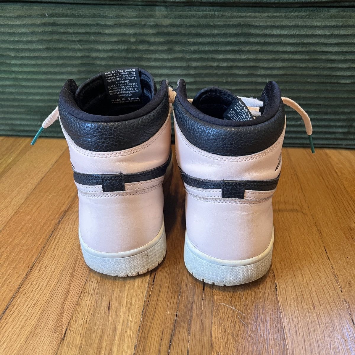 Nike Nike Jordan 1 - Crimson Tint Size US 10.5 / EU 43-44 - 4 Thumbnail