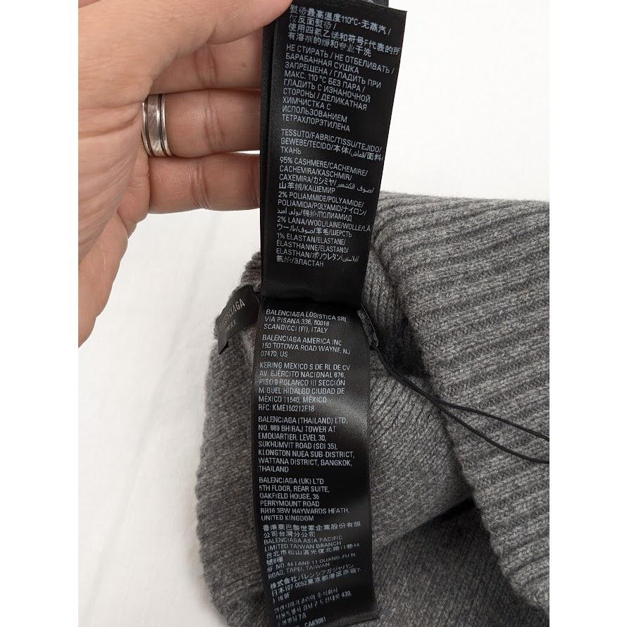 Balenciaga o1rshd1 Q:2/Size:OS/Unisex Cashmere Beanie Cap / Hat in Grey Size ONE SIZE - 15 Thumbnail