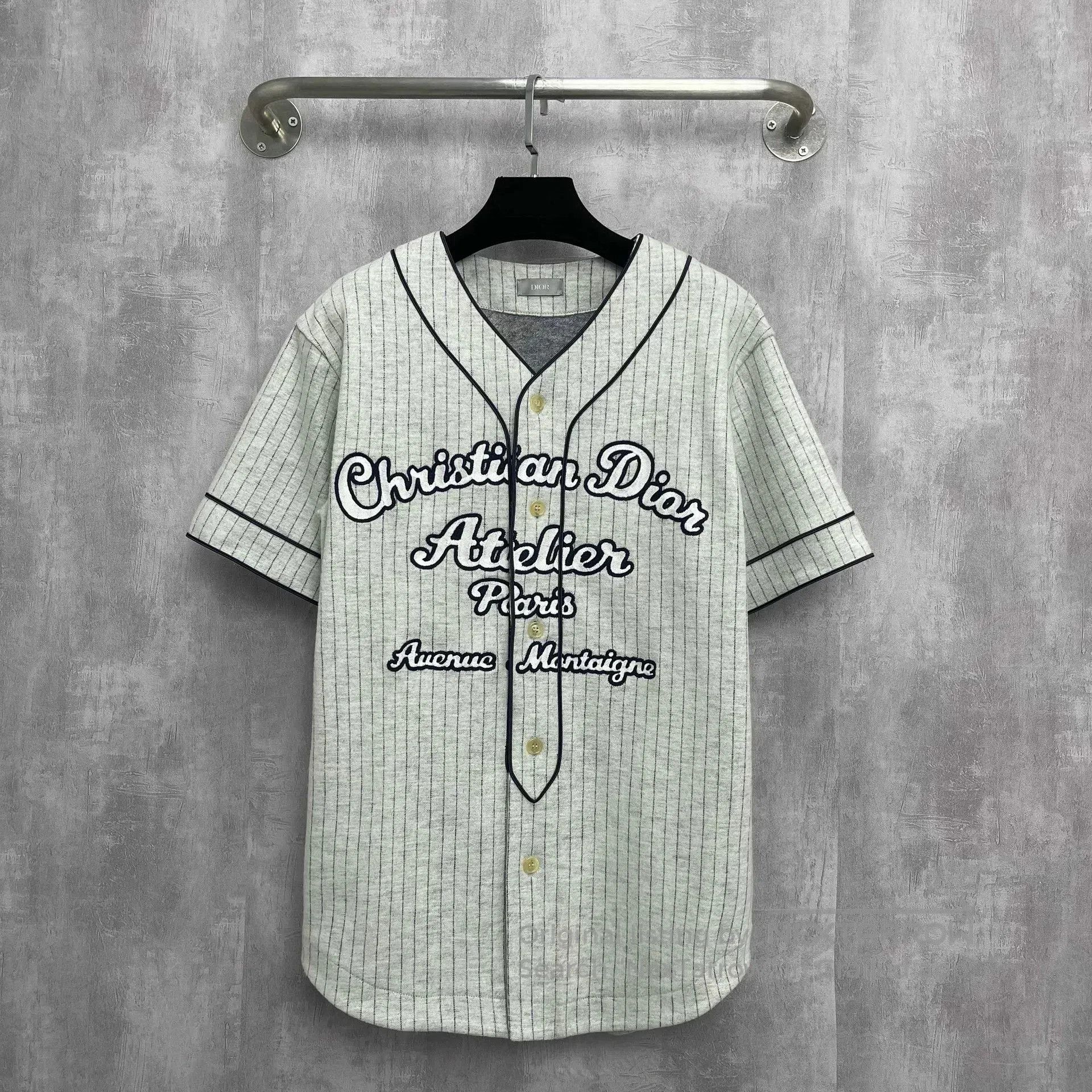 Dior dior cashmere embroidered logo short sleeve jacket. Size US XS / EU 42 / 0 - 1 Thumbnail