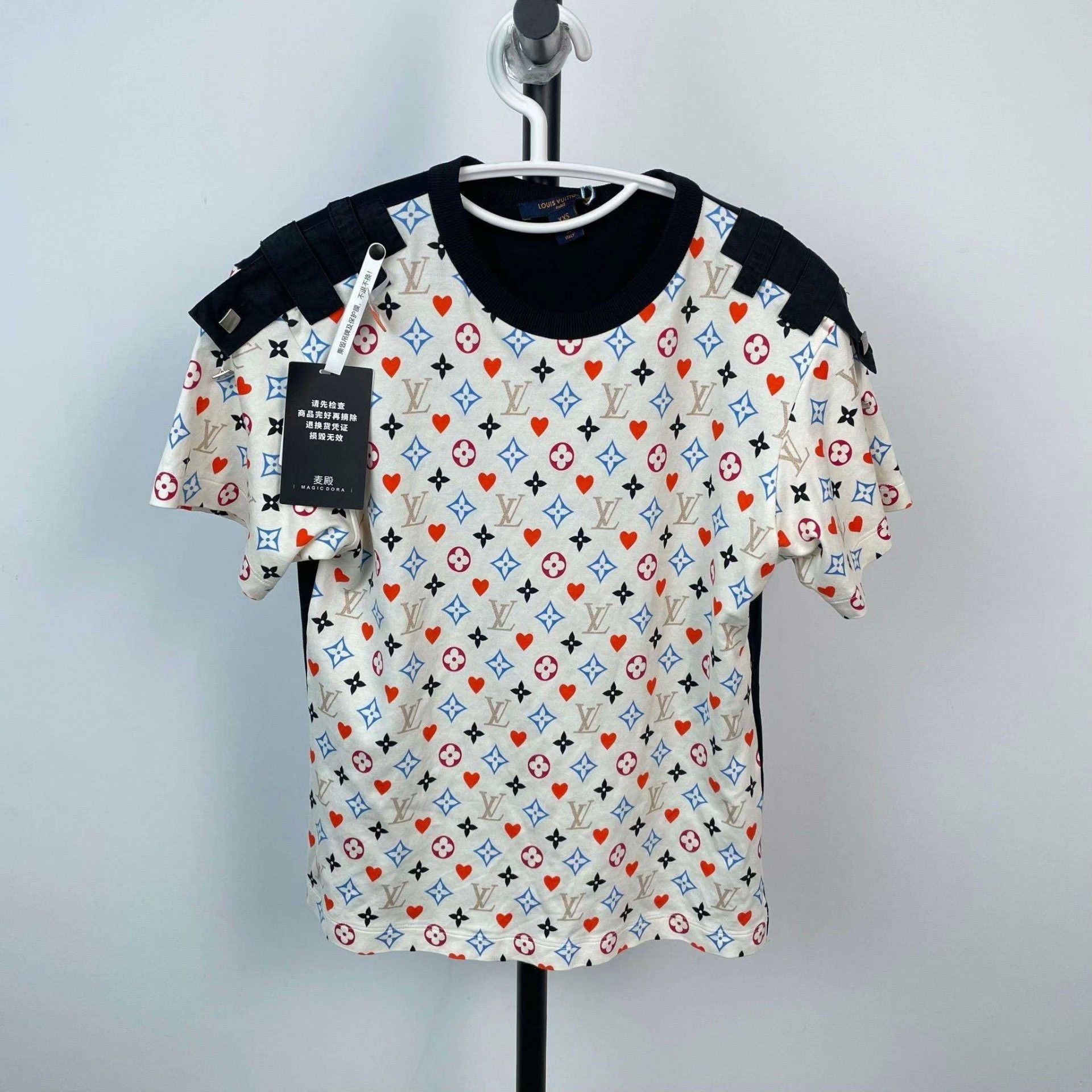 Louis Vuitton Louis Vuitton Retro Multi T-Shirt XXS Women Size XXS / US 00 / IT 34 - 1 Thumbnail