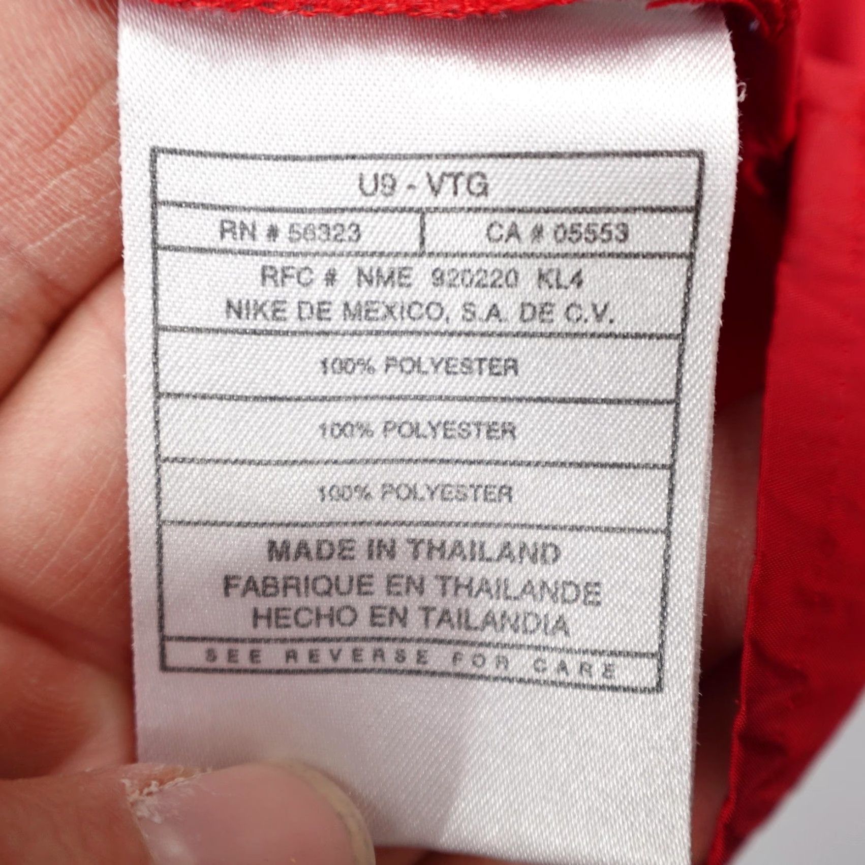 Nike VINTAGE Nike Jacket Windbreaker L Red Large Pullover V Neck Pockets Zipped Pockets 90s Outdoor Sports Mens Size US L / EU 52-54 / 3 - 6 Thumbnail