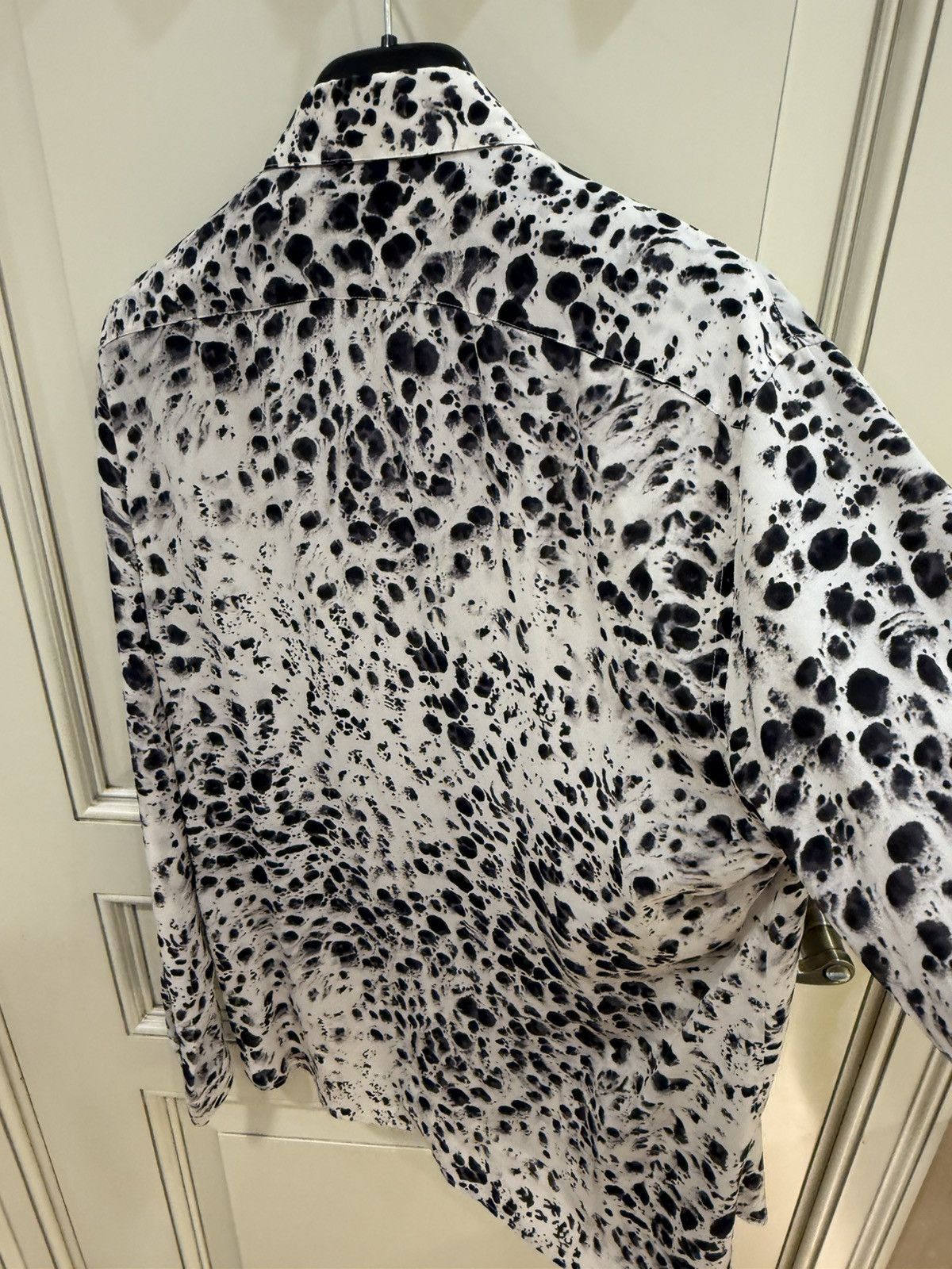 Saint Laurent Paris Snow leopard print silk shirt collar size38 Size US M / EU 48-50 / 2 - 17 Thumbnail