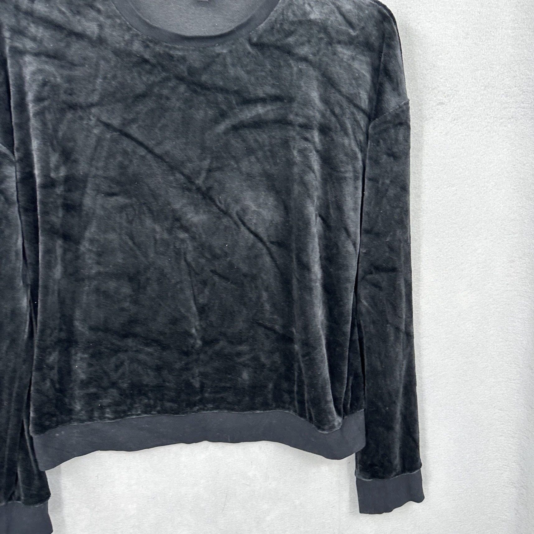 Juicy Couture VINTAGE Juicy Couture Sweatshirt Womens Medium Black Label Retro 90s Velour Quiet y2k Size M / US 6-8 / IT 42-44 - 4 Thumbnail