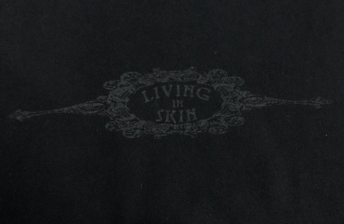 Vintage Vintage 1994 Living In Skin Made In Usa T-Shirt Size US M / EU 48-50 / 2 - 6 Thumbnail