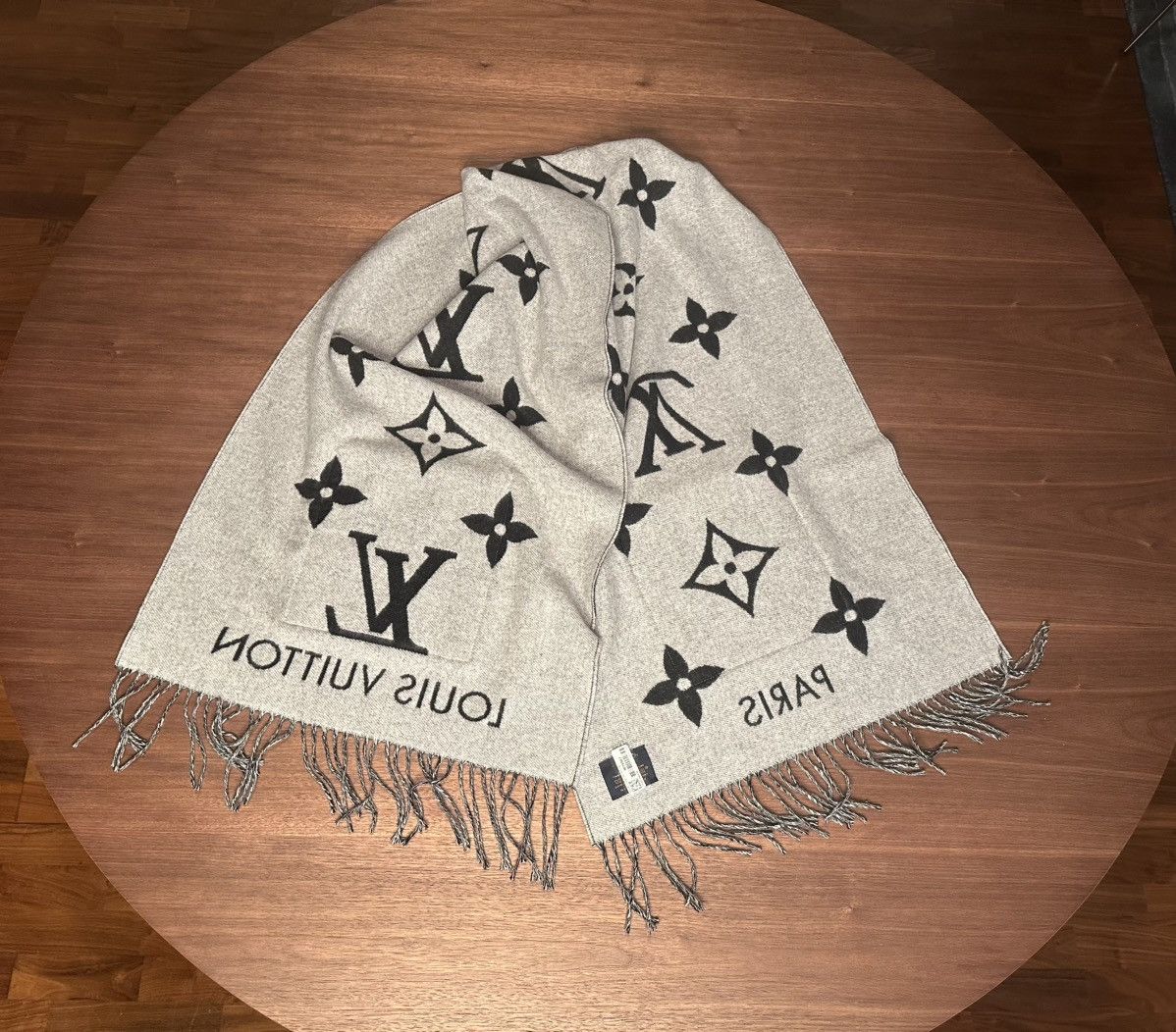 Louis Vuitton LOUIS VUITTON Echarpe Reykjavik Scarf Shearling Pockets Size ONE SIZE - 8 Thumbnail