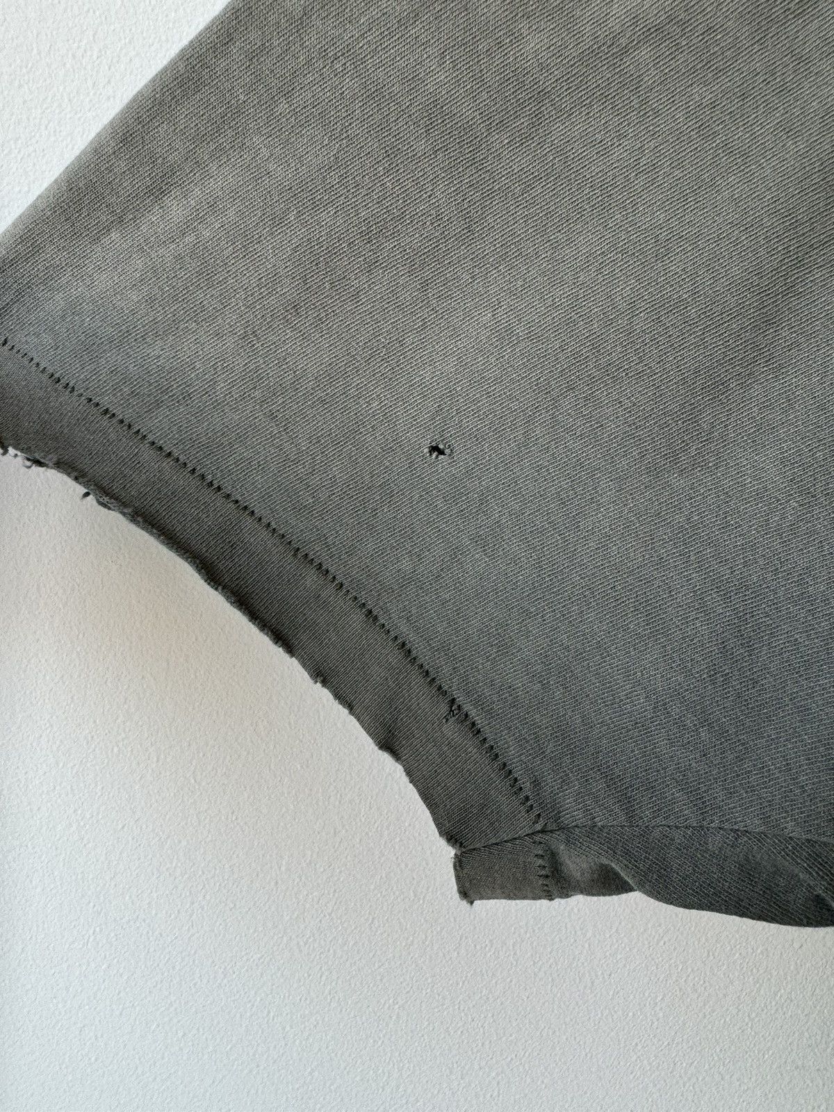 Vintage VINTAGE THRASHED OVERSIZED FADED T SHIRT 90s Size US XL / EU 56 / 4 - 5 Thumbnail