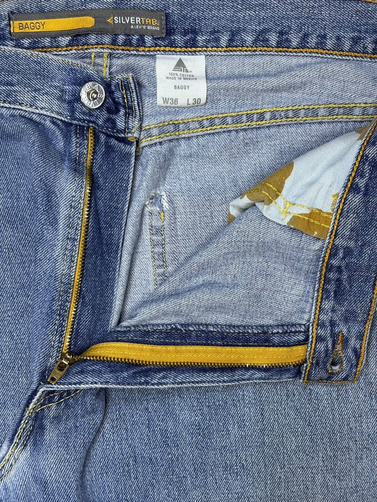 Levi's Vintage 90s Levis Silver Tab Distressed Baggy Jeans Size US 37 - 9 Thumbnail