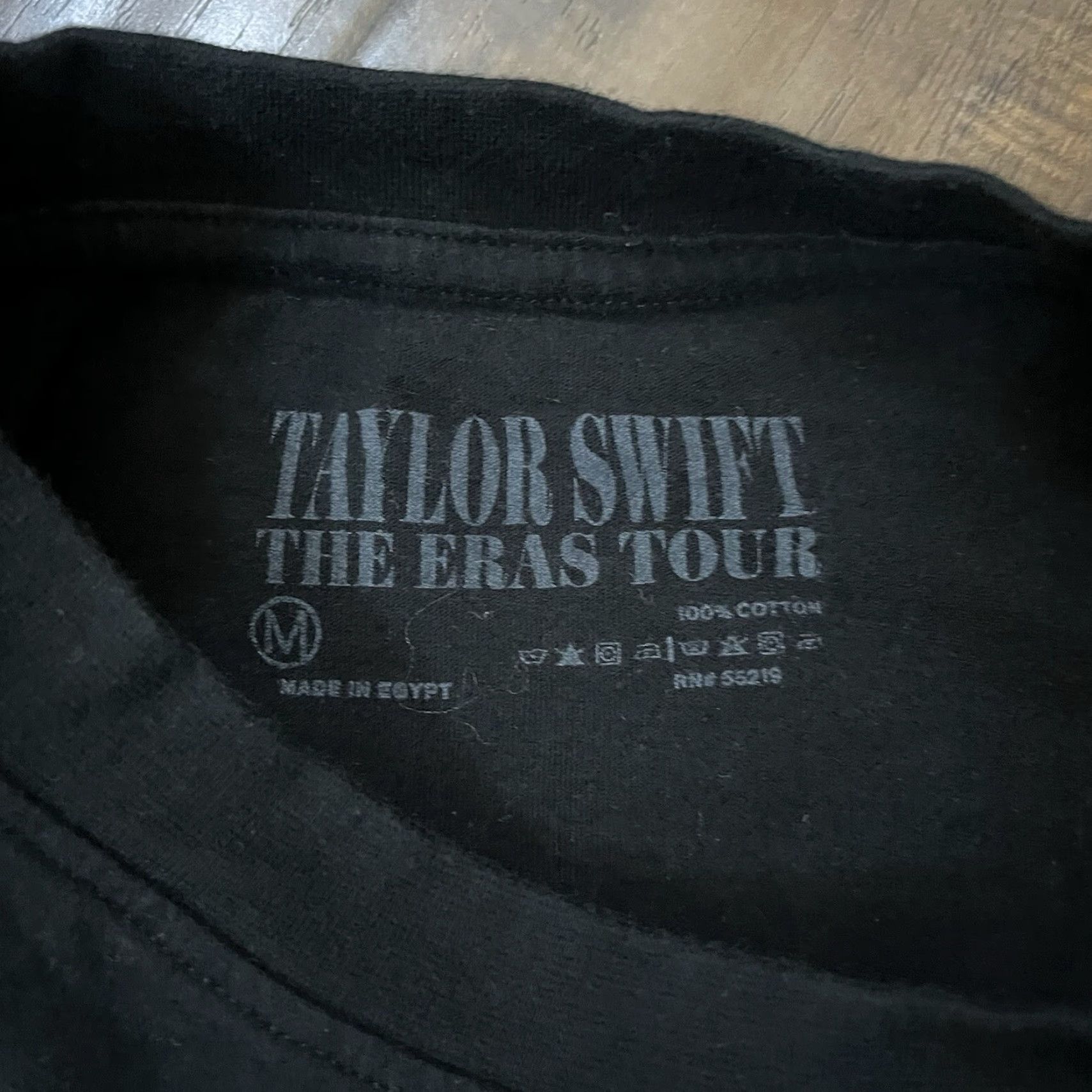 Vintage Taylor Swift The Eras Tour US Dates Official Concert Black T-shirt Size Medium Size US M / EU 48-50 / 2 - 5 Thumbnail