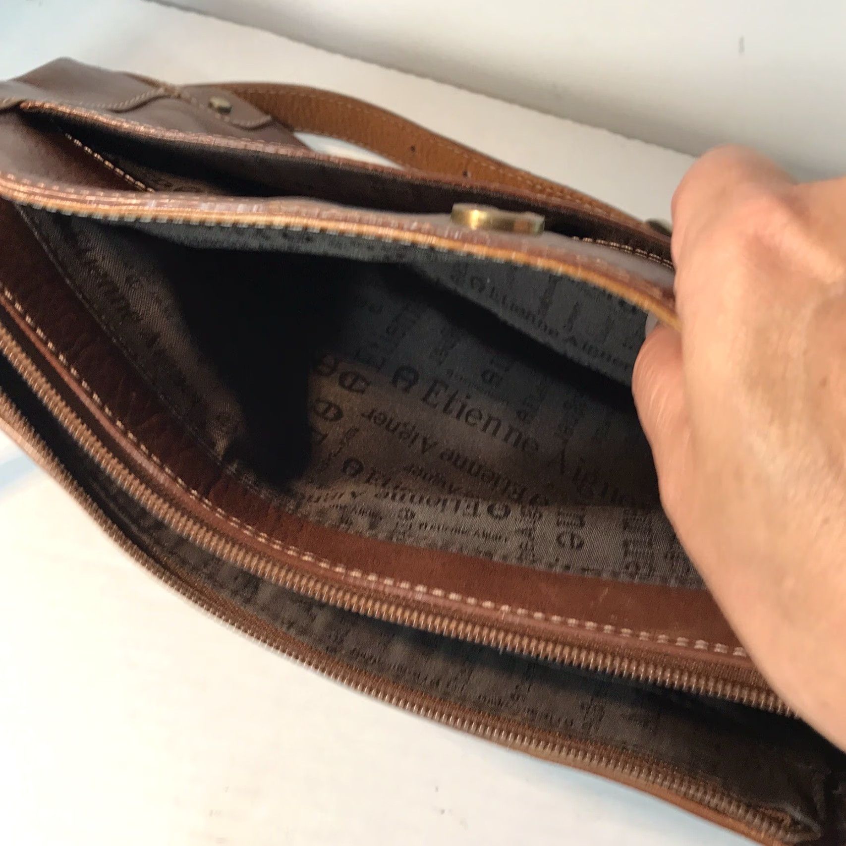 Etienne Aigner VINTAGE Etienne Aigner Leather Shoulder Bag Womens Medium Brown Pockets Organizer 90s Size ONE SIZE - 6 Thumbnail