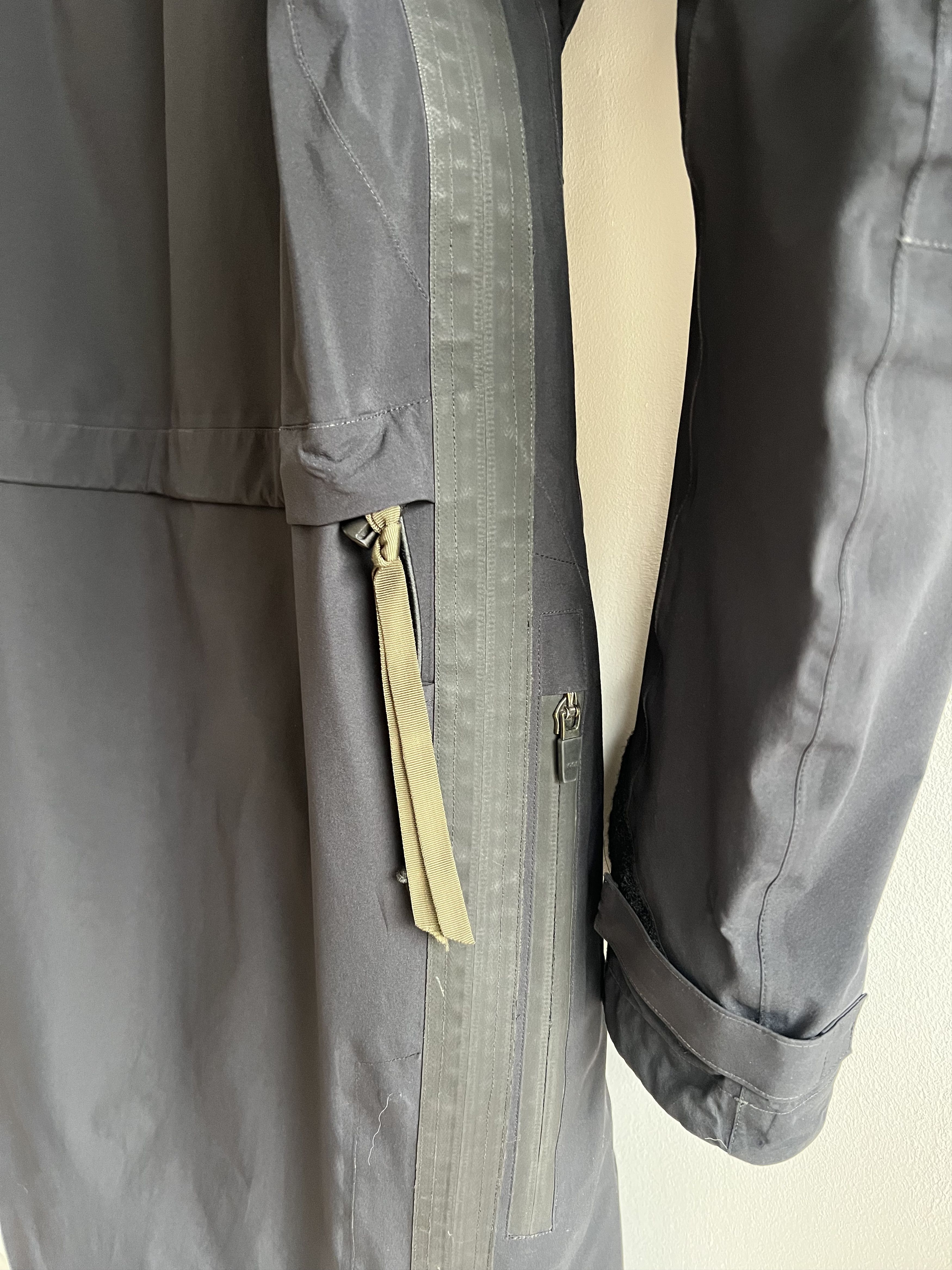Acronym J61-GT Size US S / EU 44-46 / 1 - 8 Thumbnail