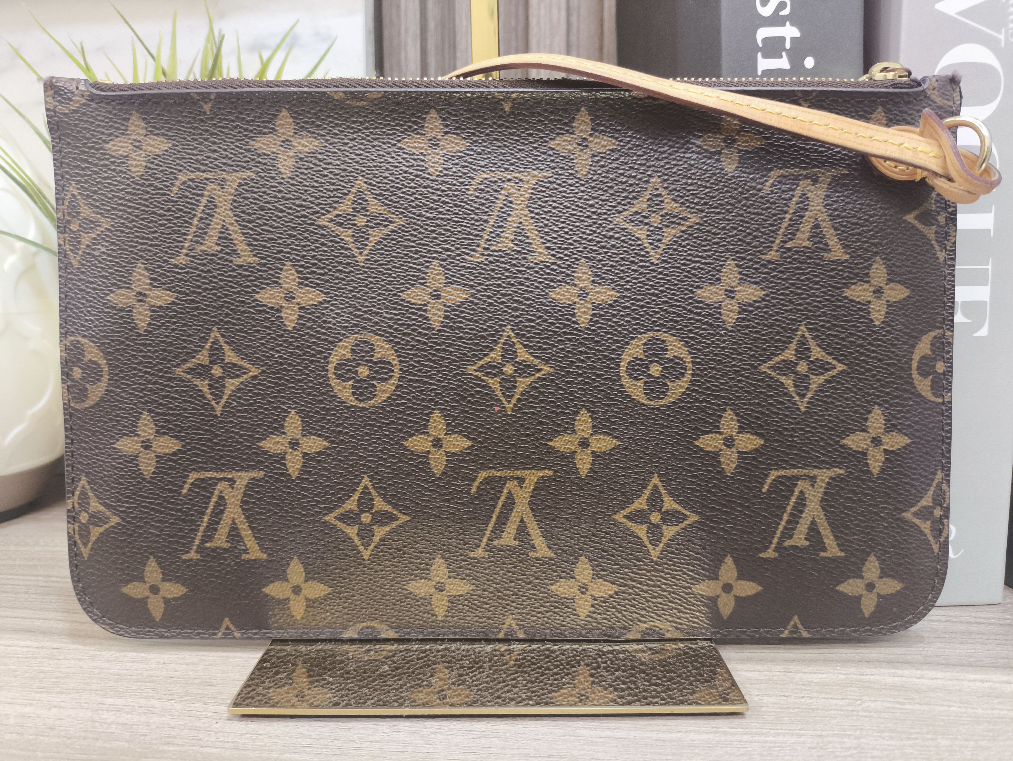 Louis Vuitton Louis Vuitton Monogram Neverfull GM Pouch Accessories Bag Size ONE SIZE - 3 Thumbnail