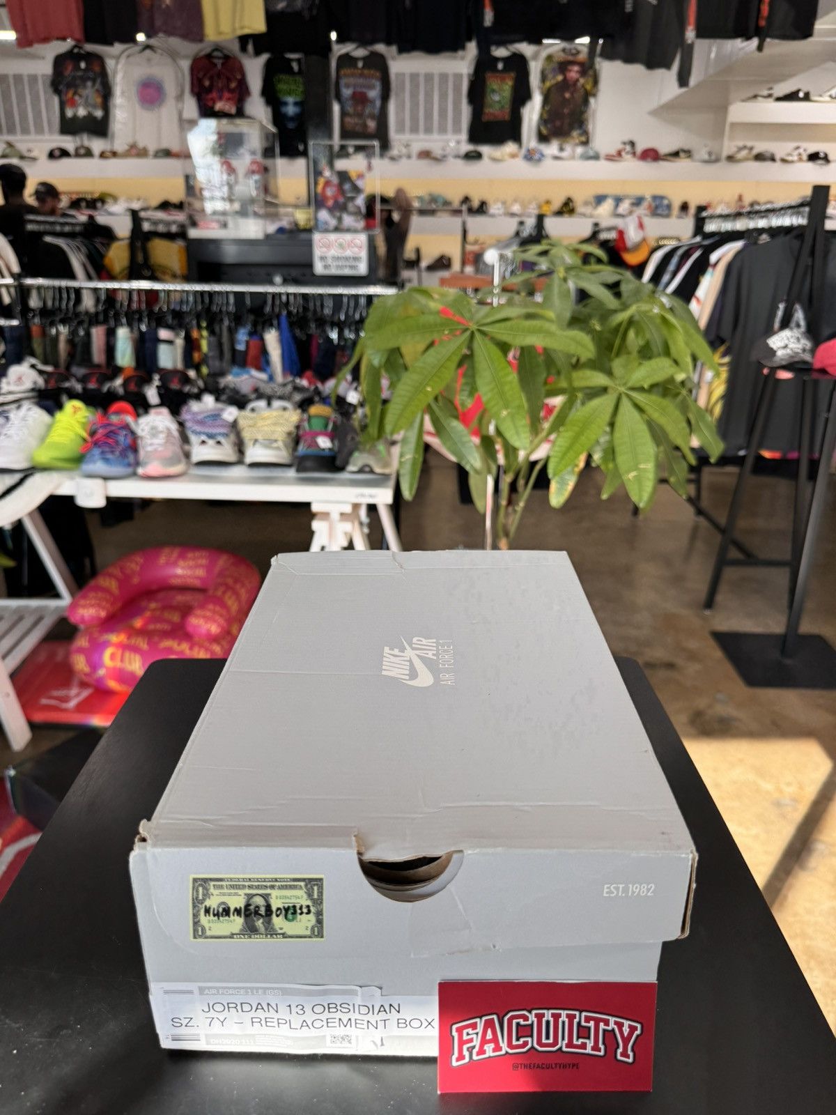 Jordan Brand Air Jordan 13 White Obsidian Powder Blue Size 7Y (2021) Size US 7 / EU 40 - 12 Thumbnail