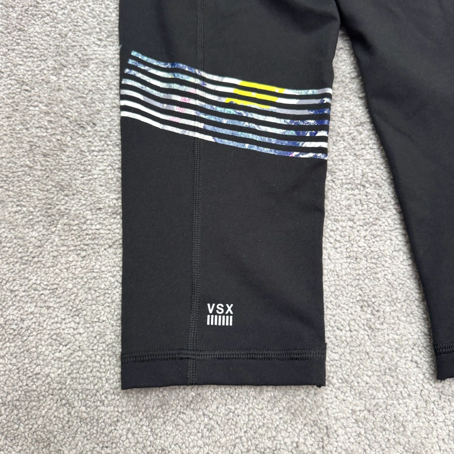 Victoria's Secret VINTAGE Victoria's Secret VSX Sport Knockout Crop Active Leggings Women S Black NWOT Size 28" / US 6 / IT 42 - 3 Thumbnail