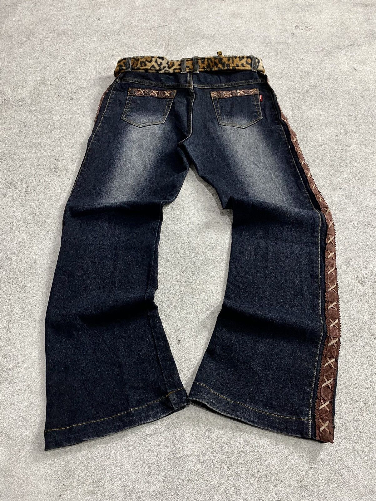 Japanese Brand 2000s Jeanmani middle wash flare jean Size US 29 - 2 Thumbnail