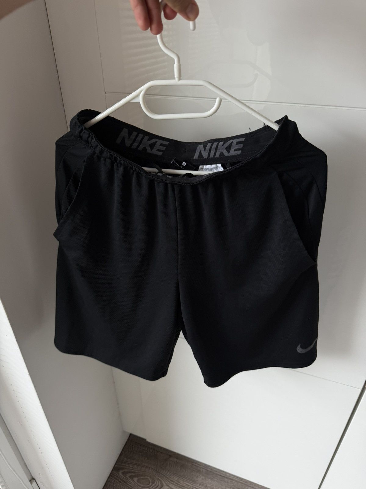 Nike Nike Running Division Reflective Swoosh Dri-Fit ADV 4 Shorts Size US 32 / EU 48 - 6 Thumbnail