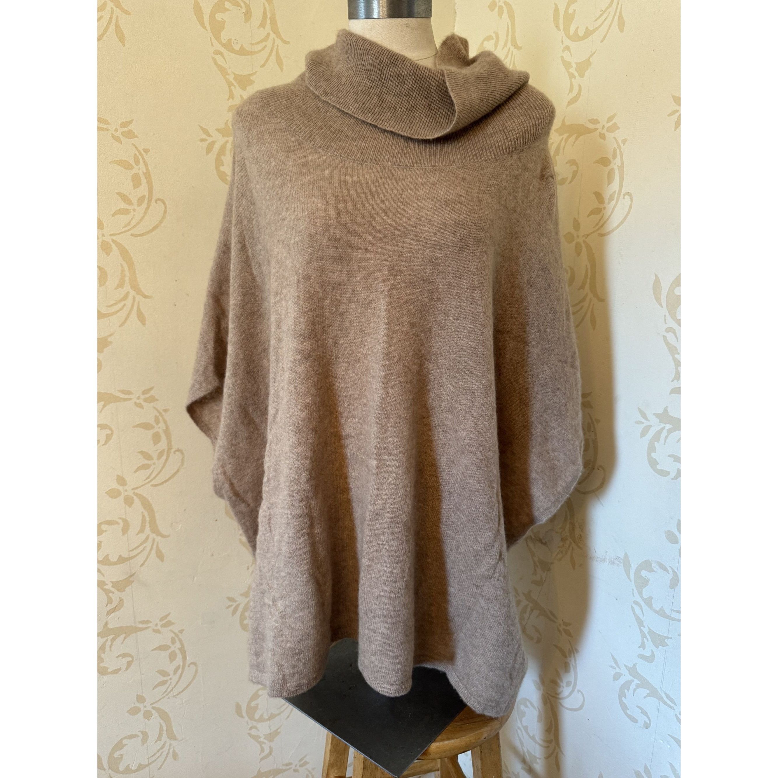 Vintage Morgan Taylor 100% Cashmere Beautiful Beige Sweater Ladies S Size XL / US 12-14 / IT 48-50 - 1 Thumbnail