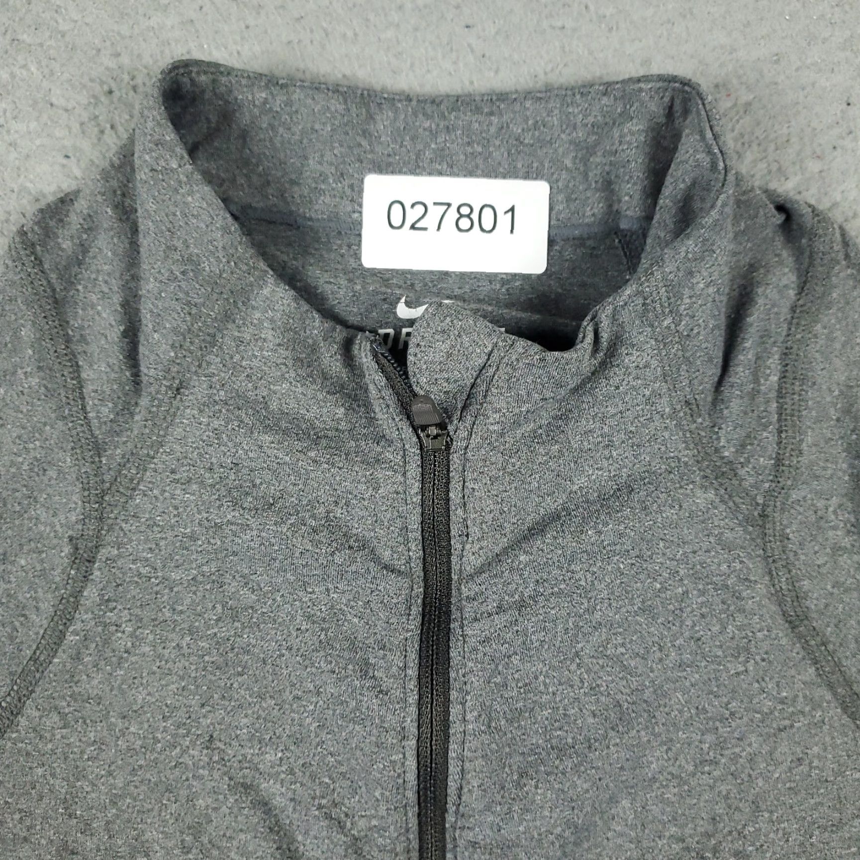 Nike Nike Sweater Women Small Gray Dri Fit 1/2 Zip Pullover Sweatshirt (Regular) Size S / US 4 / IT 40 - 2 Thumbnail
