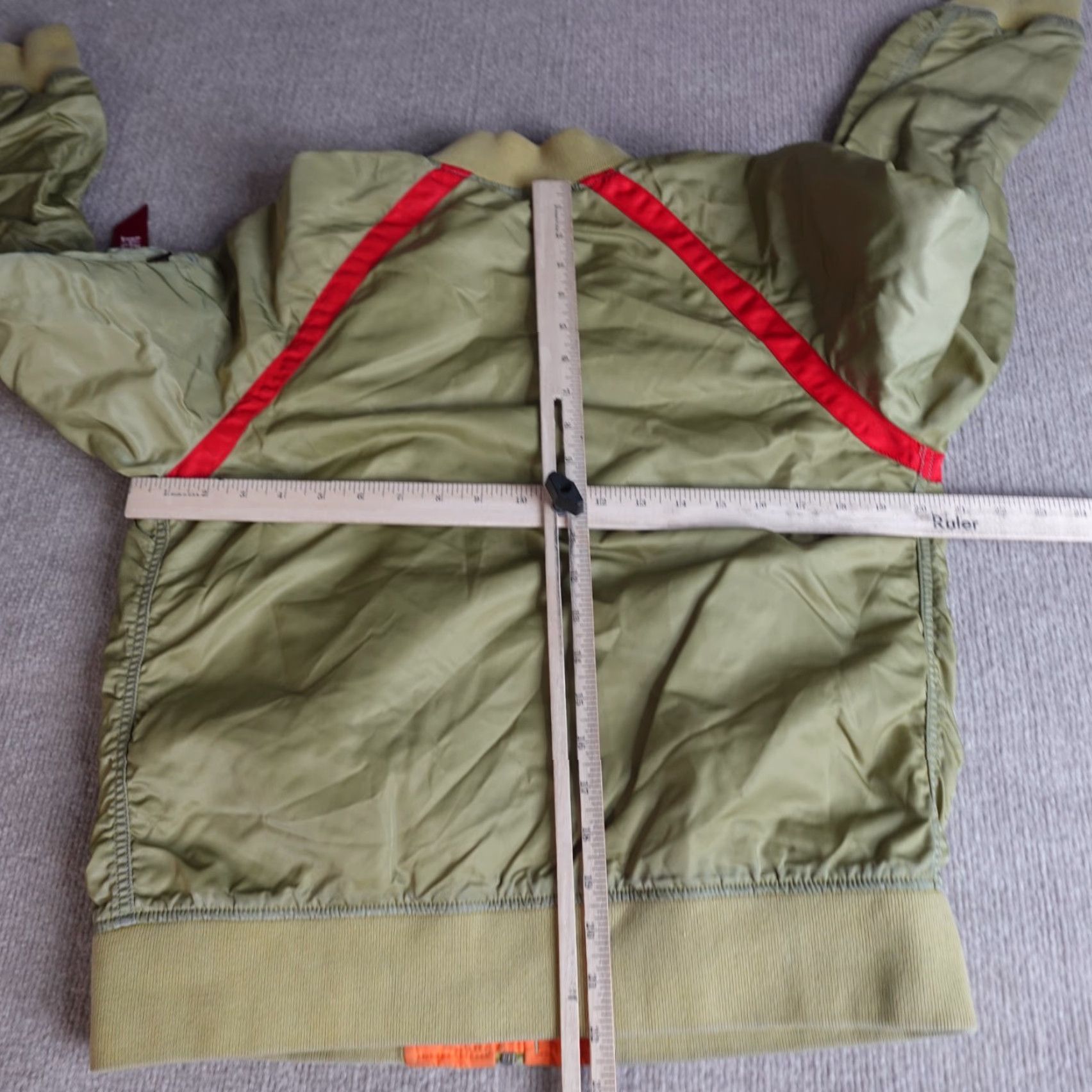 Vintage **Green Solid Alpha Industries Mens Bomber Jacket Medium** User: Green Solid Alpha Industries Mens Bomber Jacket Medium Size US M / EU 48-50 / 2 - 4 Thumbnail