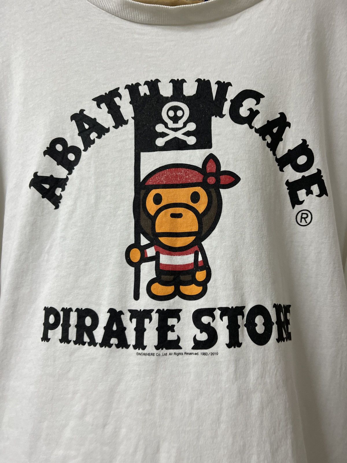 Bape 🇯🇵VINTAGE A BATHING APE PIRATE STORE TEE VERY RARE Size US L / EU 52-54 / 3 - 2 Thumbnail