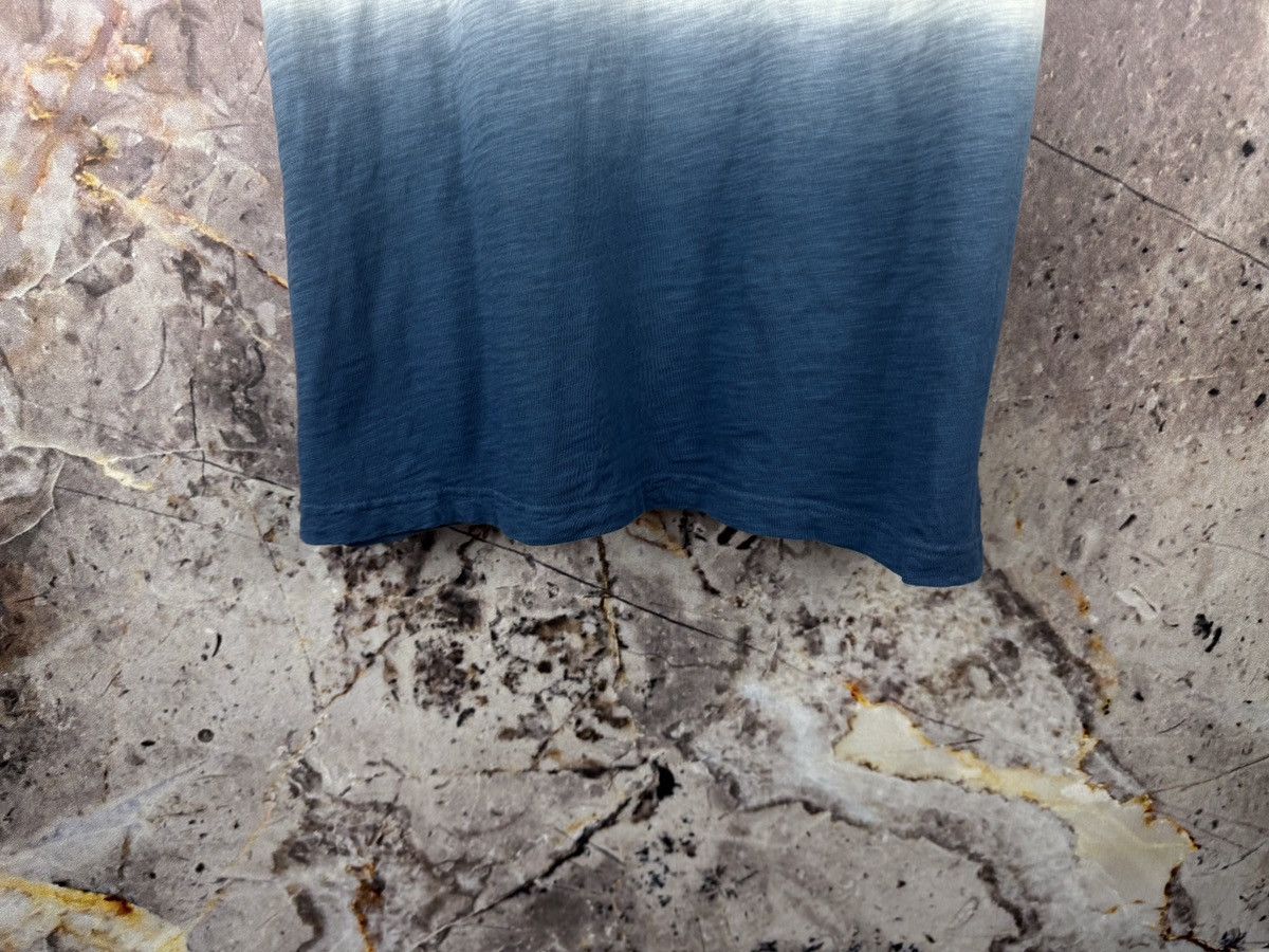 Uniqlo Mens Uniqlo x MFA Boston Hokusai Great Wave Gradient T-Shirt Size US L / EU 52-54 / 3 - 4 Thumbnail