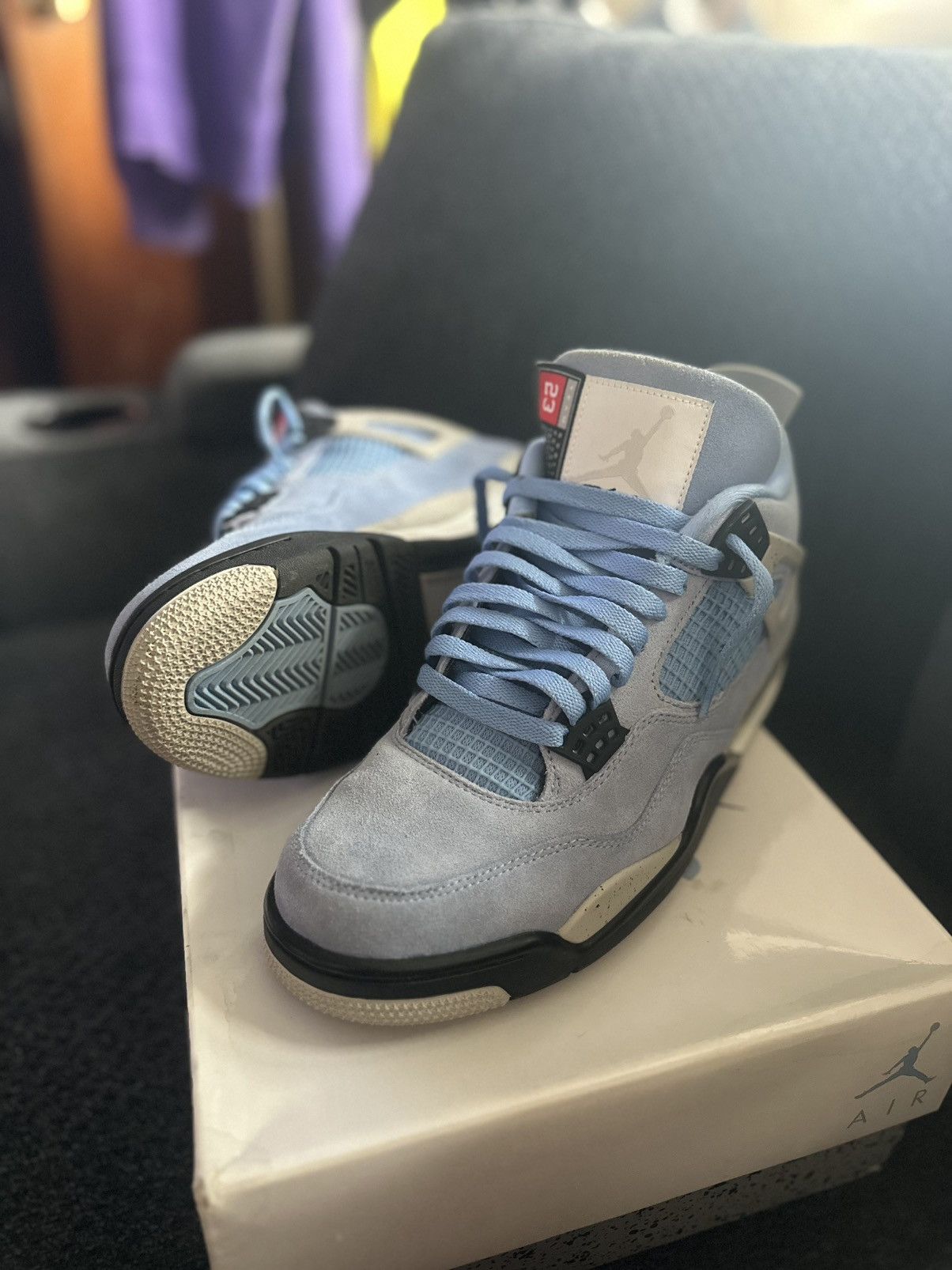 Jordan 4 University Blue