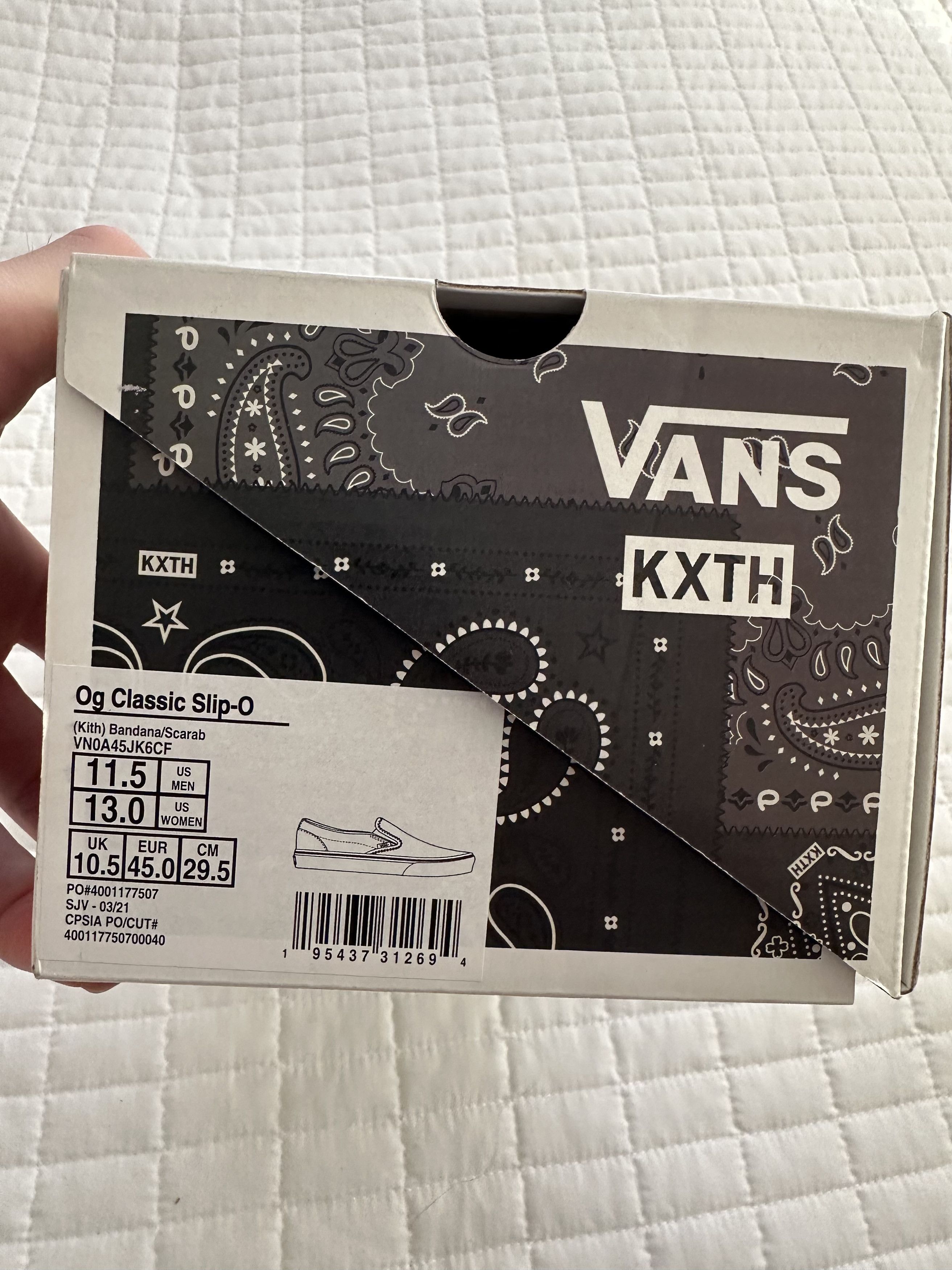 Kith × Vans KITH VANS OG CLASSIC SLIP ON 10TH SCARAB BANDANA Size US 11.5 / EU 44-45 - 3 Thumbnail