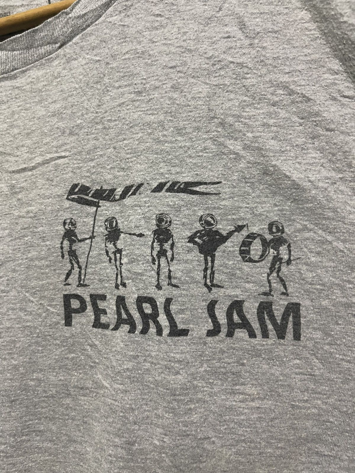Band Tees Pearl Jam T Shirt Size US L / EU 52-54 / 3 - 6 Thumbnail