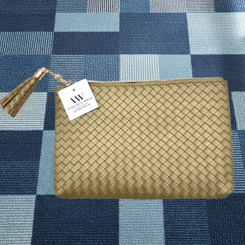 Vintage Virginia Wolf Pouch Metallic Gold Mimi Woven Faux Leather Clutch Tassel Chain Women Small Size ONE SIZE - 1 Thumbnail