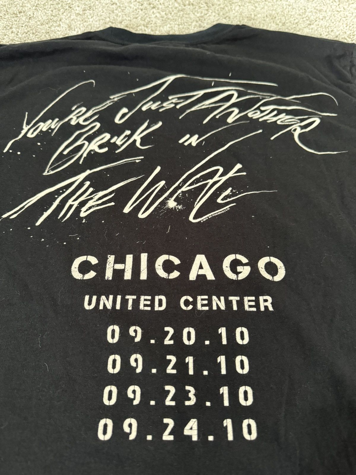 Band Tees Roger Waters WALL tour Chicago Size US M / EU 48-50 / 2 - 3 Thumbnail