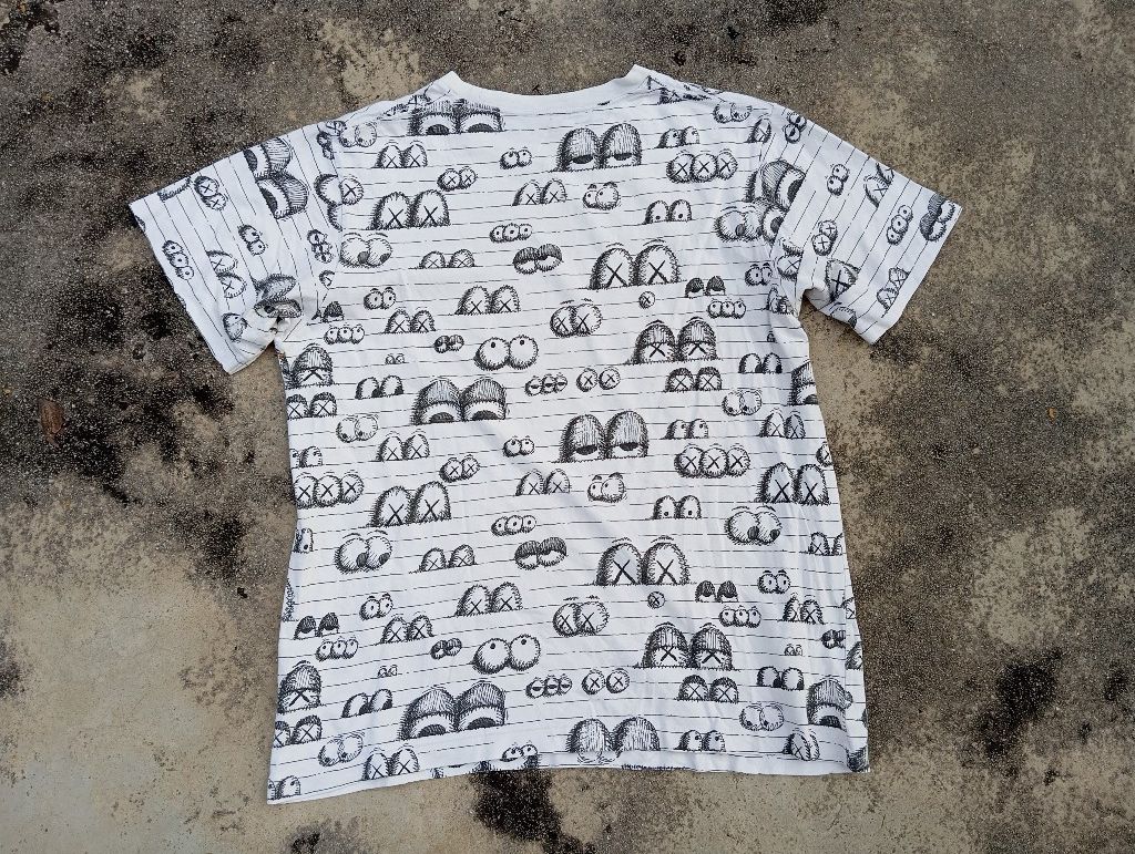 Kaws × Uniqlo 2016 First Uniqlo x Kaws 👀 AOP Fullprint tshirt💥 Size US M / EU 48-50 / 2 - 3 Thumbnail