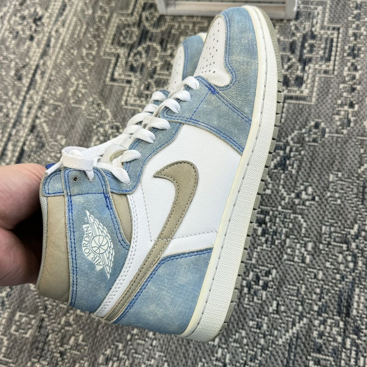 Jordan Brand JORDAN 1 RETRO HIGH HYPER ROYAL SMOKE GRAY 8US/7UK/41EU Size US 8 / EU 41 - 7 Thumbnail