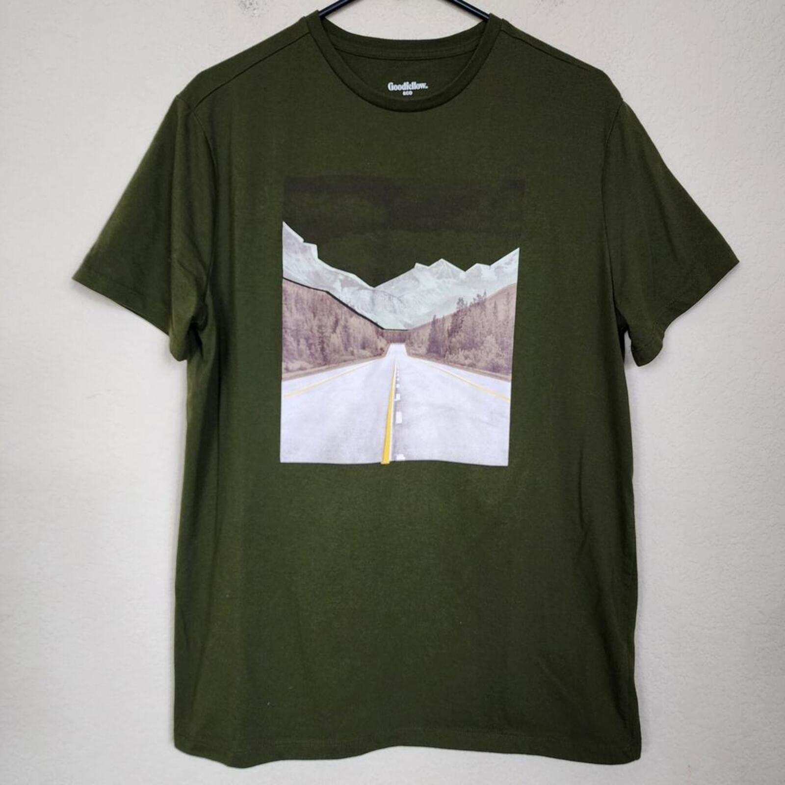 Other Large Dark Green Mountain Road Graphic Tee Size US L / EU 52-54 / 3 - 1 Thumbnail