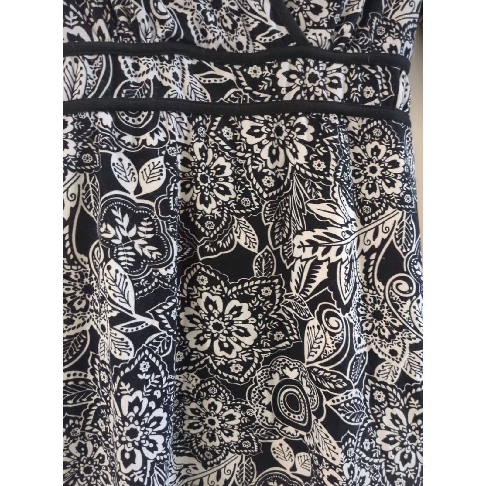MOTHER Tomorrow Mother Womans Blouse XS Maternity Top V Neck Long Sleeve Paisley Black White Empire Waist Stretch Shirts Size XS / US 0-2 / IT 36-38 - 2 Thumbnail