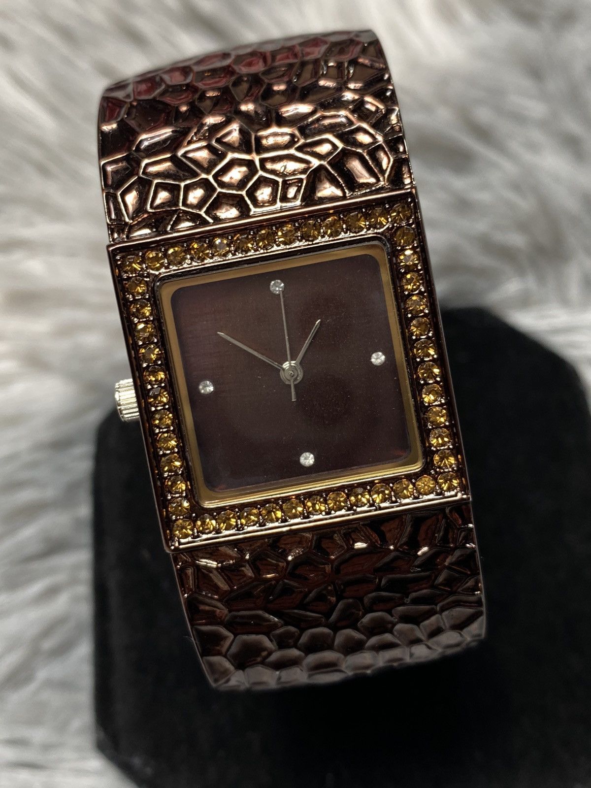 Jewelry Luxurious Brown Cuff Watch with Gem Accents | Japanese Brand Size ONE SIZE - 3 Thumbnail