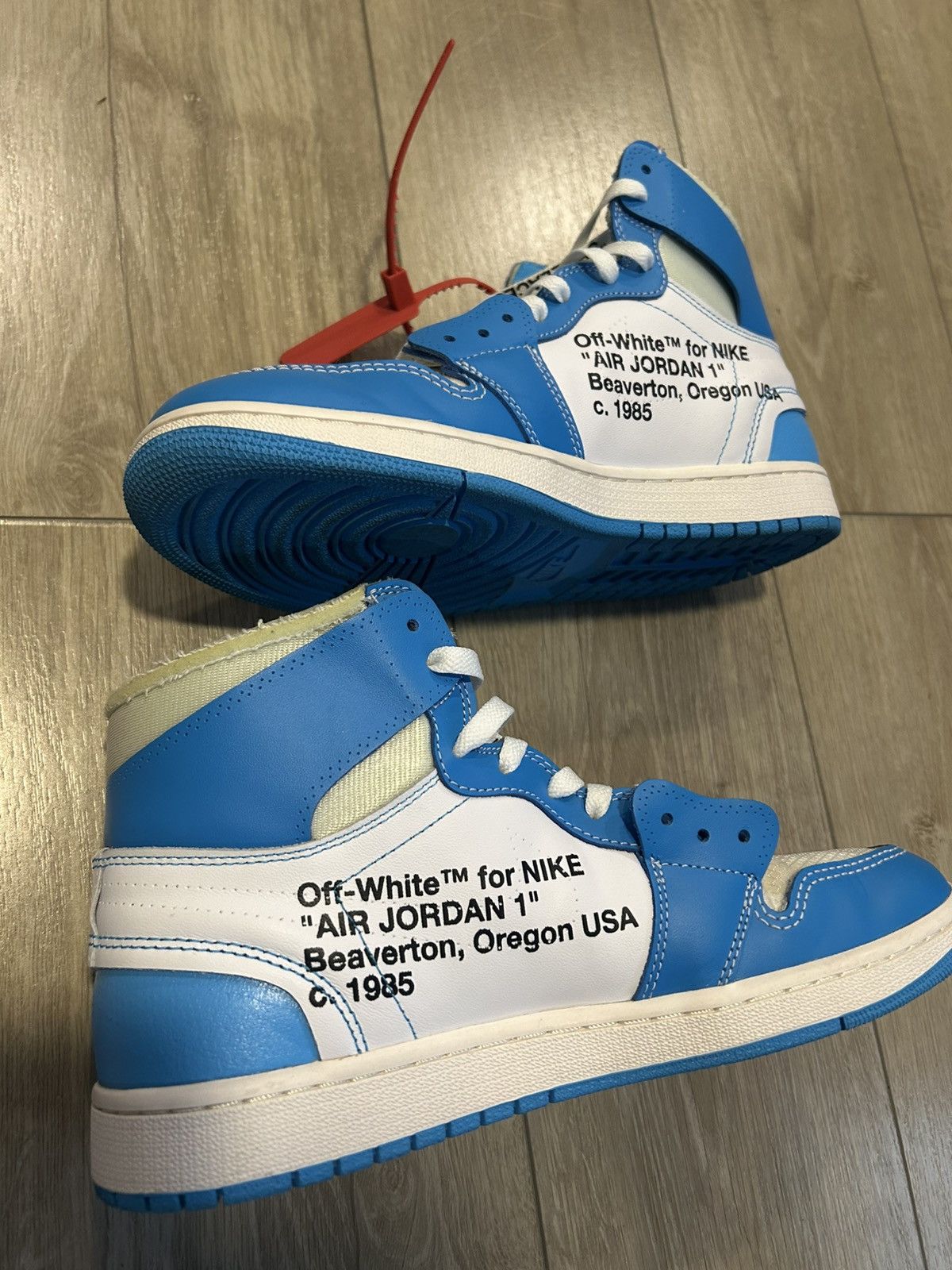 Nike × Off-White Off-White x Air Jordan 1 Retro High ‘OG UNC’ Size US 11 / EU 44 - 4 Thumbnail