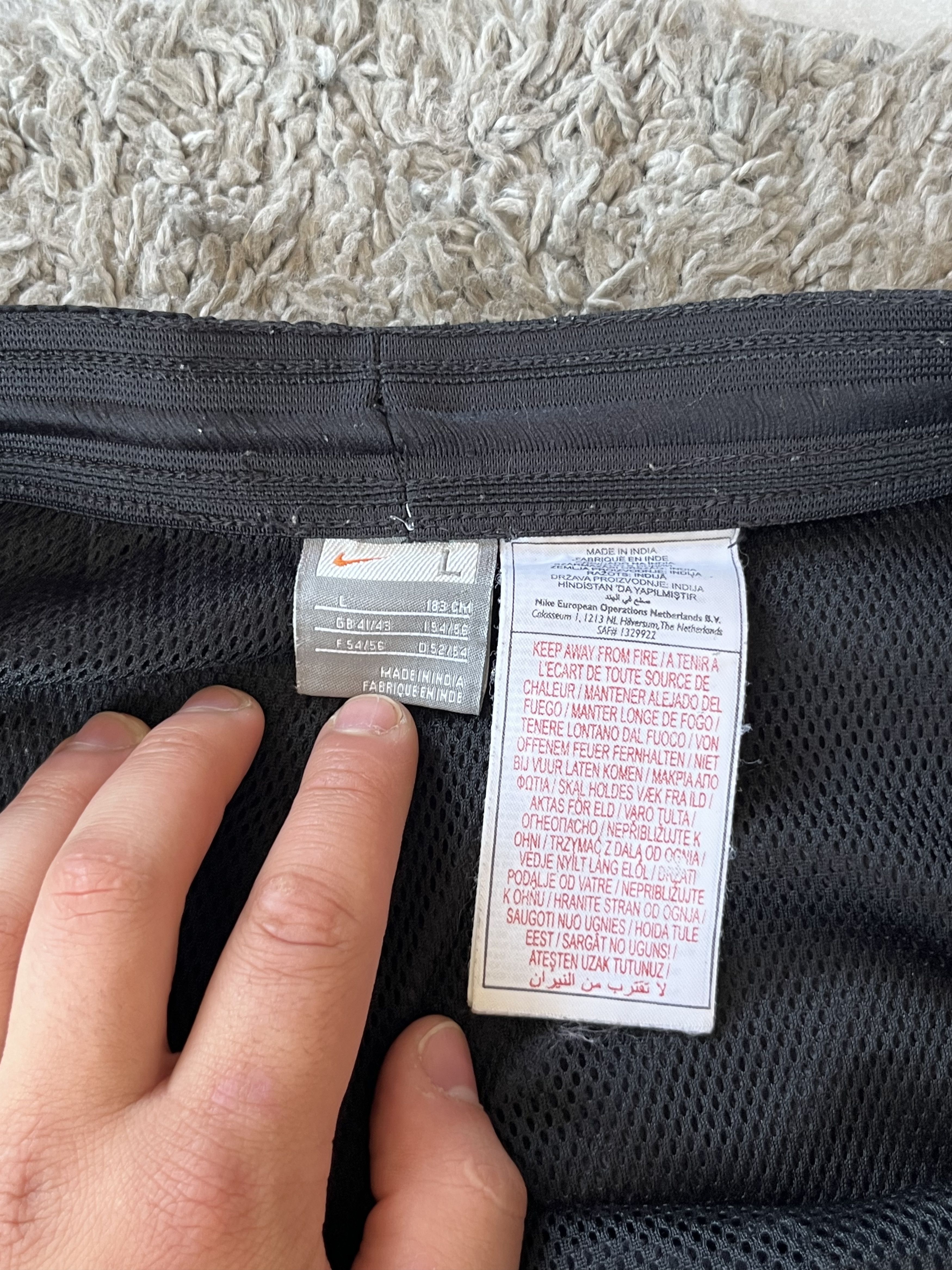 Nike Vintage Nylon Pants Nike Soccer Football MANCHESTER UNITED Size US 34 / EU 50 - 5 Thumbnail