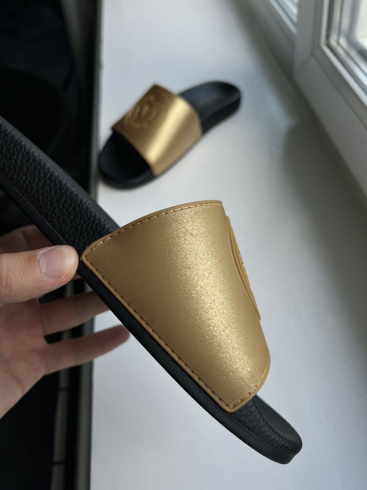 Versace Jeans Couture Versace Jeans Couture Gold Slides Logo Size 37 (23 cm) Size US 7 / IT 37 - 16 Thumbnail