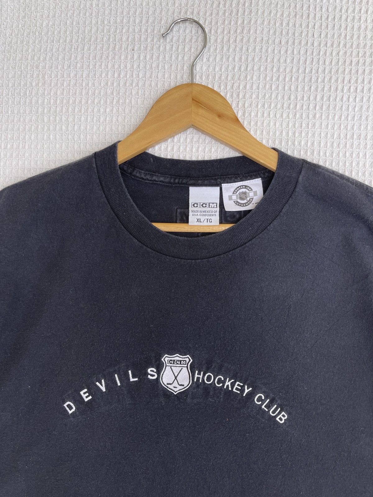 Ccm × NHL × Vintage Last Drop🔥Rare🔥Vintage CCM NHL Hockey Club T-Shirt Size US XL / EU 56 / 4 - 9 Thumbnail
