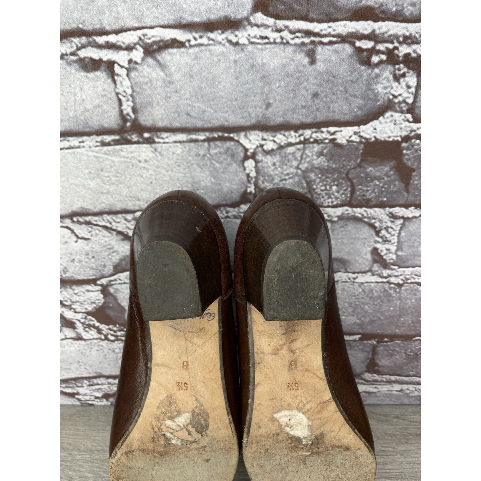 Bally Bally Brown Leather Kiltie Tassel Loafers Kitten Heel Shoes Size US 6.5 / IT 36.5 - 22 Thumbnail