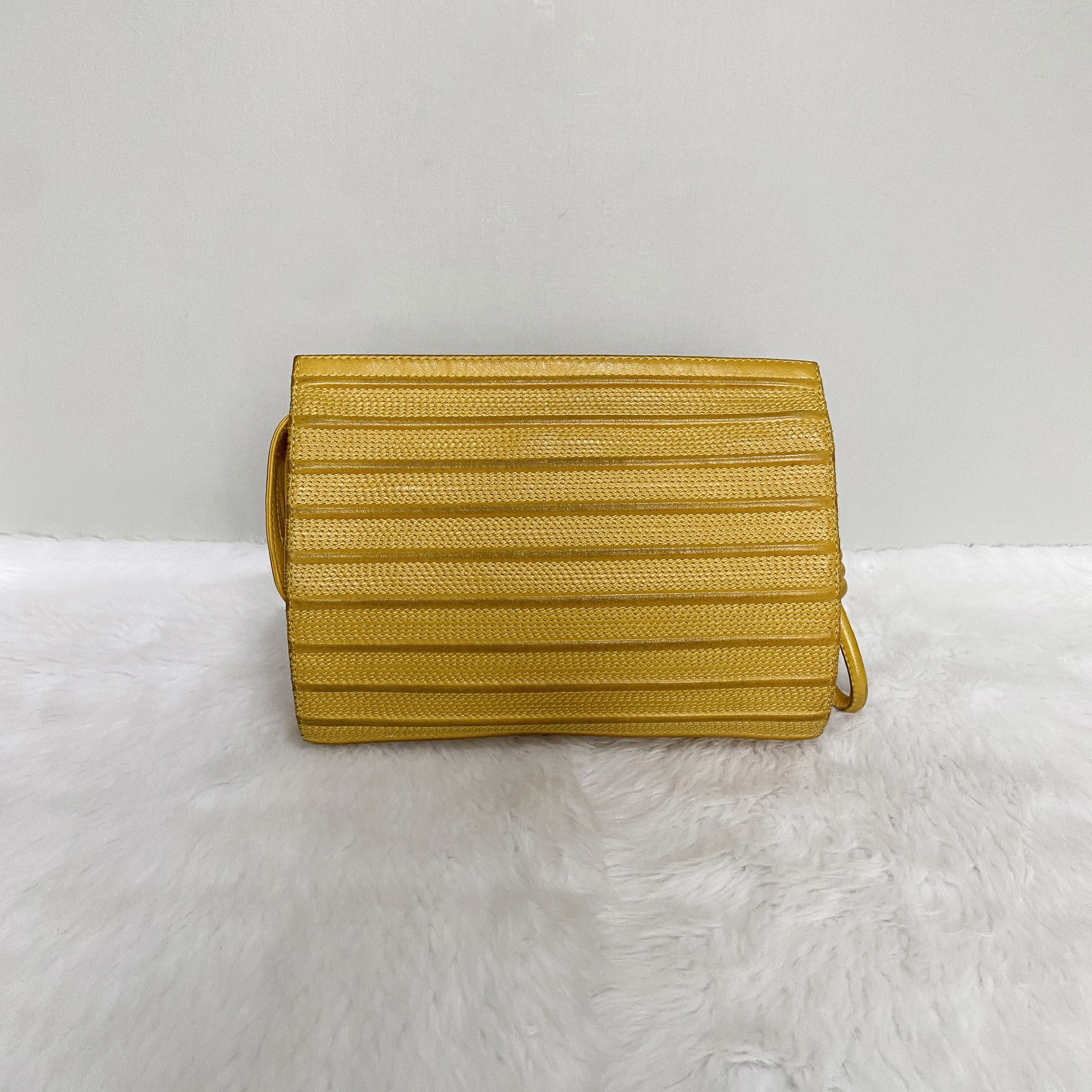 Loewe × Vintage Vintage Mustard Yellow Leather Clutch Bag Size ONE SIZE - 4 Thumbnail