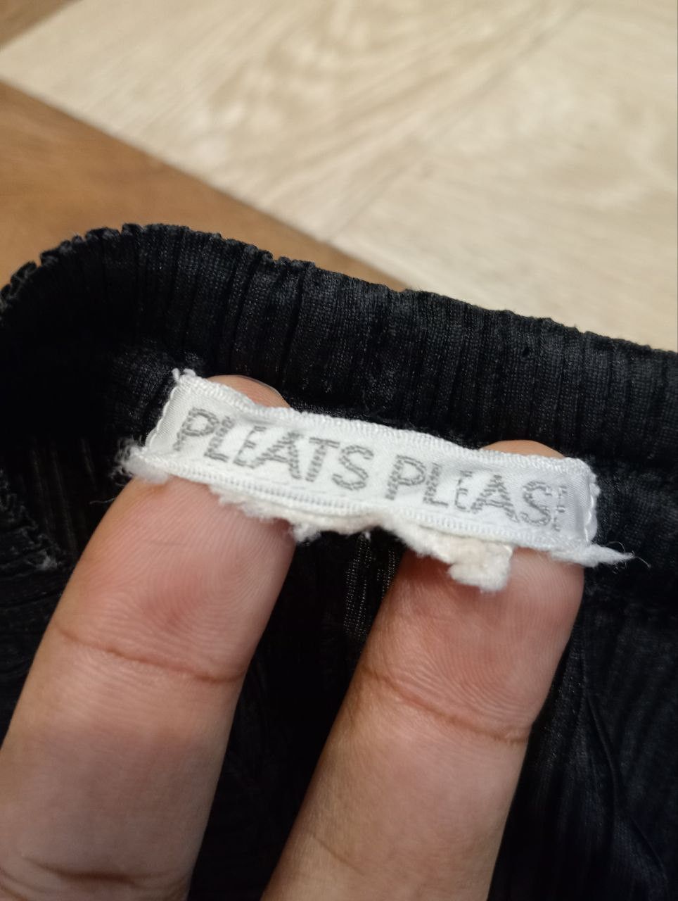 Pleats Please Issey Miyake PLEATS PLEASE ISSEY MIYAKE PLEATED PANTS - BLACK Size 25" / US 0 / IT 36 - 7 Thumbnail