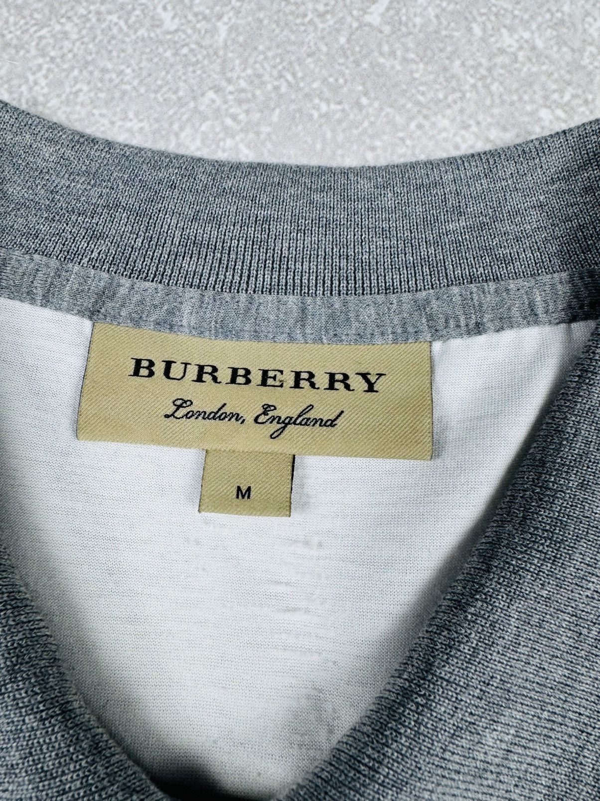 Burberry Burberry London England White Short Sleeve Polo Logo size M Size US M / EU 48-50 / 2 - 9 Thumbnail
