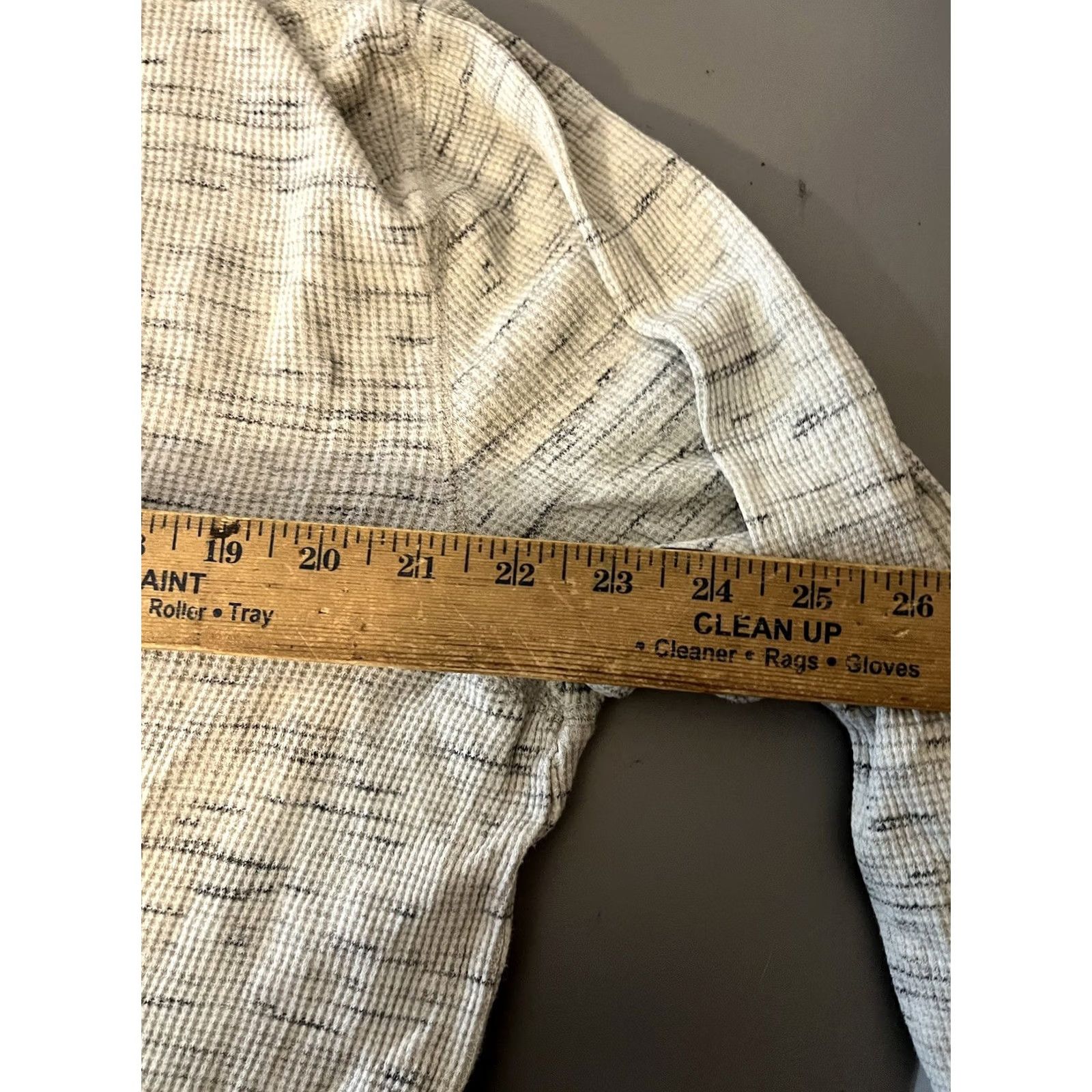 Old Navy Answer: Old Navy Mens XL Soft Washed Waffle Gray CrewNeck Long Sleeve Shirt Size US XL / EU 56 / 4 - 5 Thumbnail