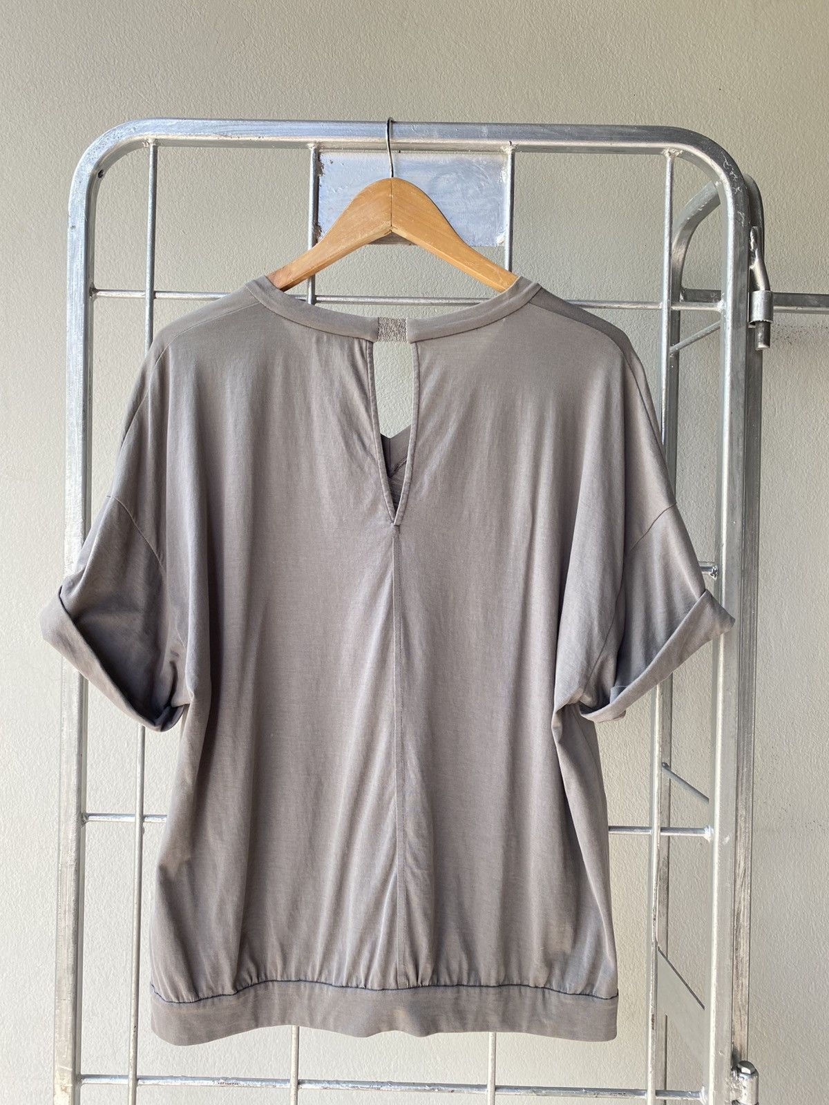 Brunello Cucinelli BRUNELLO CUCINELLI Taupe V-Neck Tee Size M / US 6-8 / IT 42-44 - 2 Thumbnail